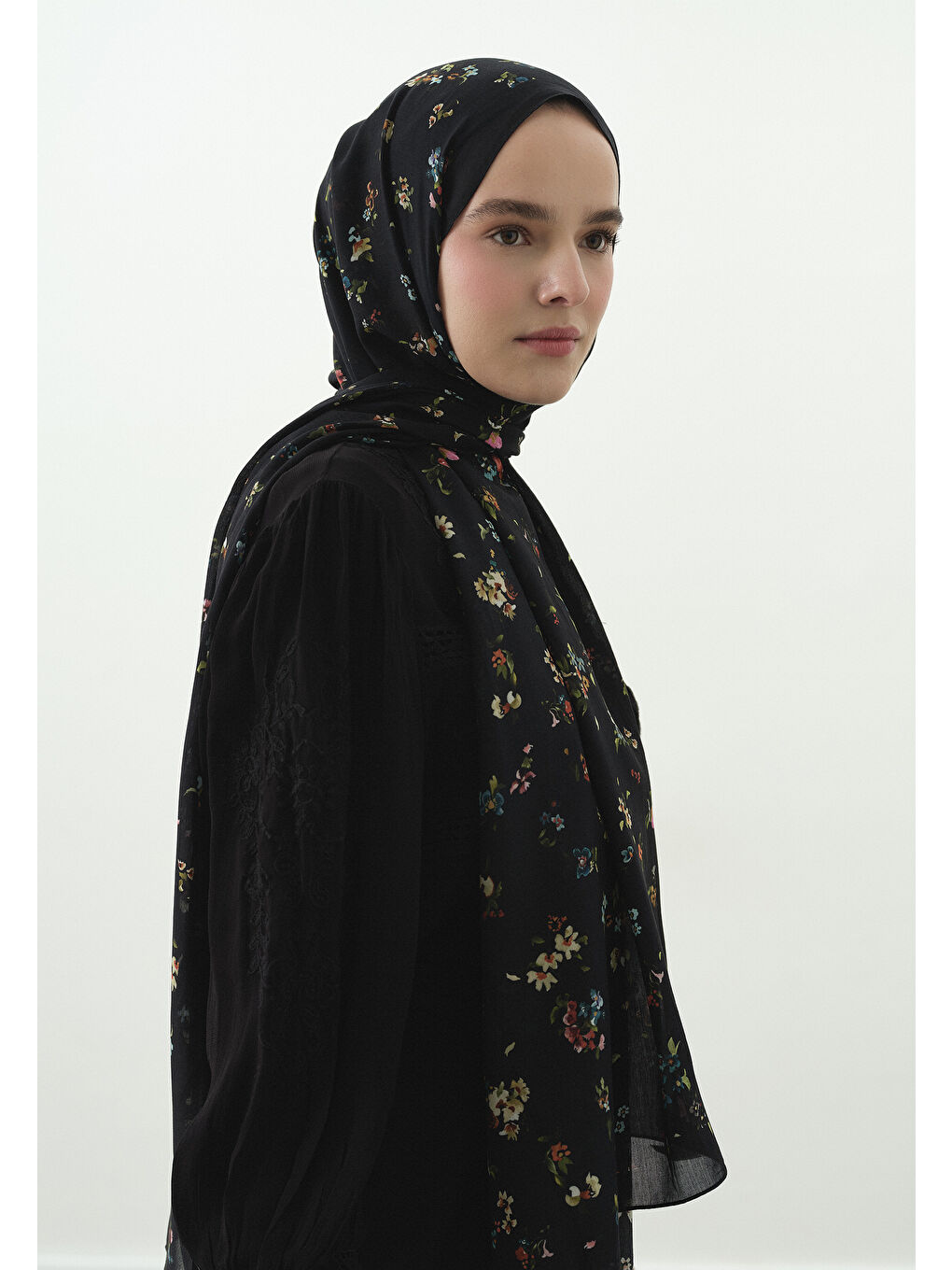 Siyah Tıny Blooms Desenli Pamuk Viskon Şal-3