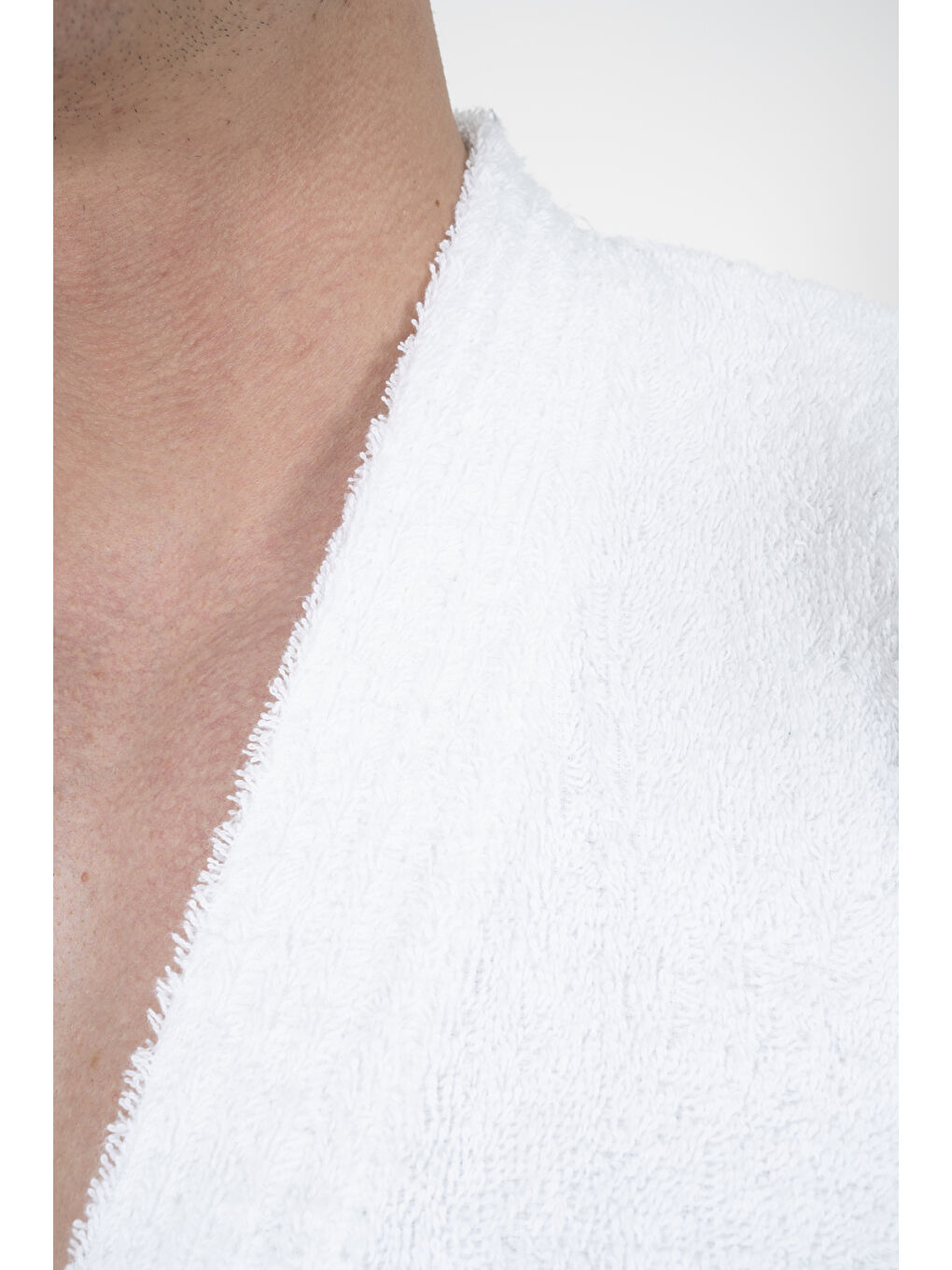 Beyaz Hera Serisi Bukle Otel Bornozu 1100gr-6