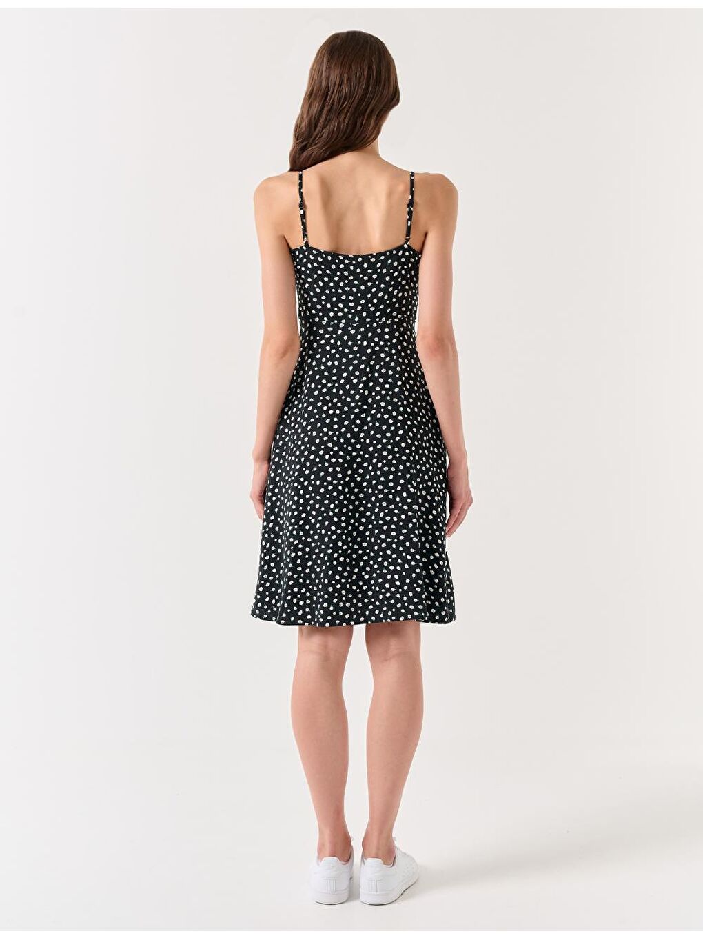 Siyah Askılı Çiçek Desenli Dokuma Elbise-3