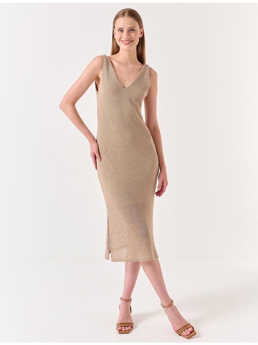 Bej V Yaka Kolsuz Ajurlu Midi Elbise