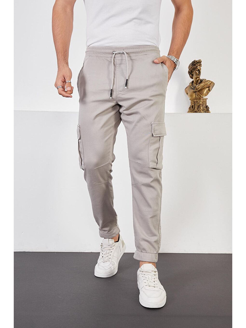 Erkek Gri Beli ve Paçası Lastikli Kargo Cep Jogger Pantolon-1