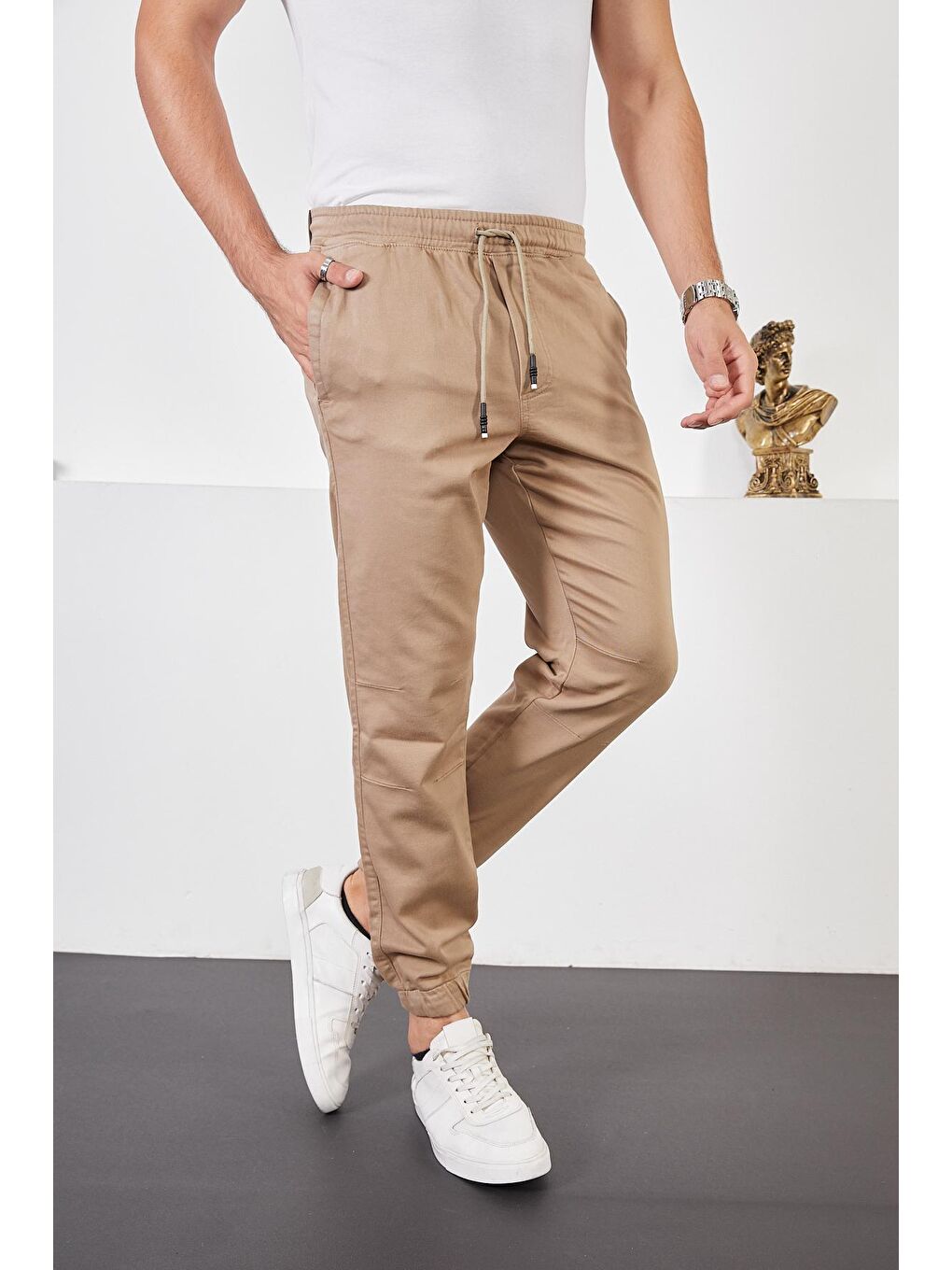 Bej Erkek Vizon Beli ve Paçası Lastikli Pamuklu Jogger Pantolon