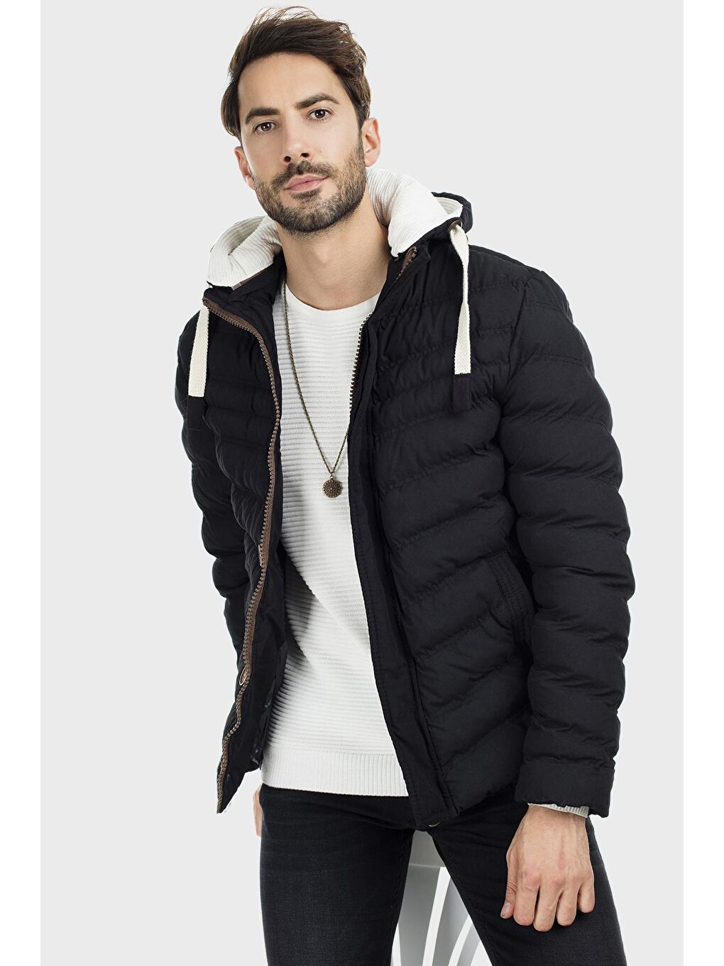 Siyah Slim Fit Kapüşonlu Dik Yaka Şişme Mont 55618K5071