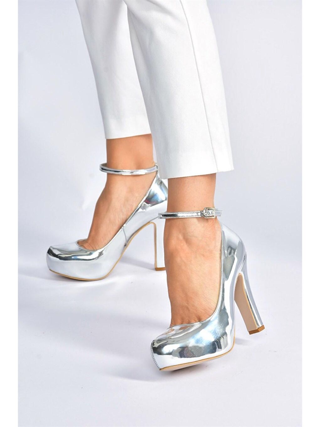 Gri M3480077 Gümüş Kadın Topuklu Ayakkabı-2