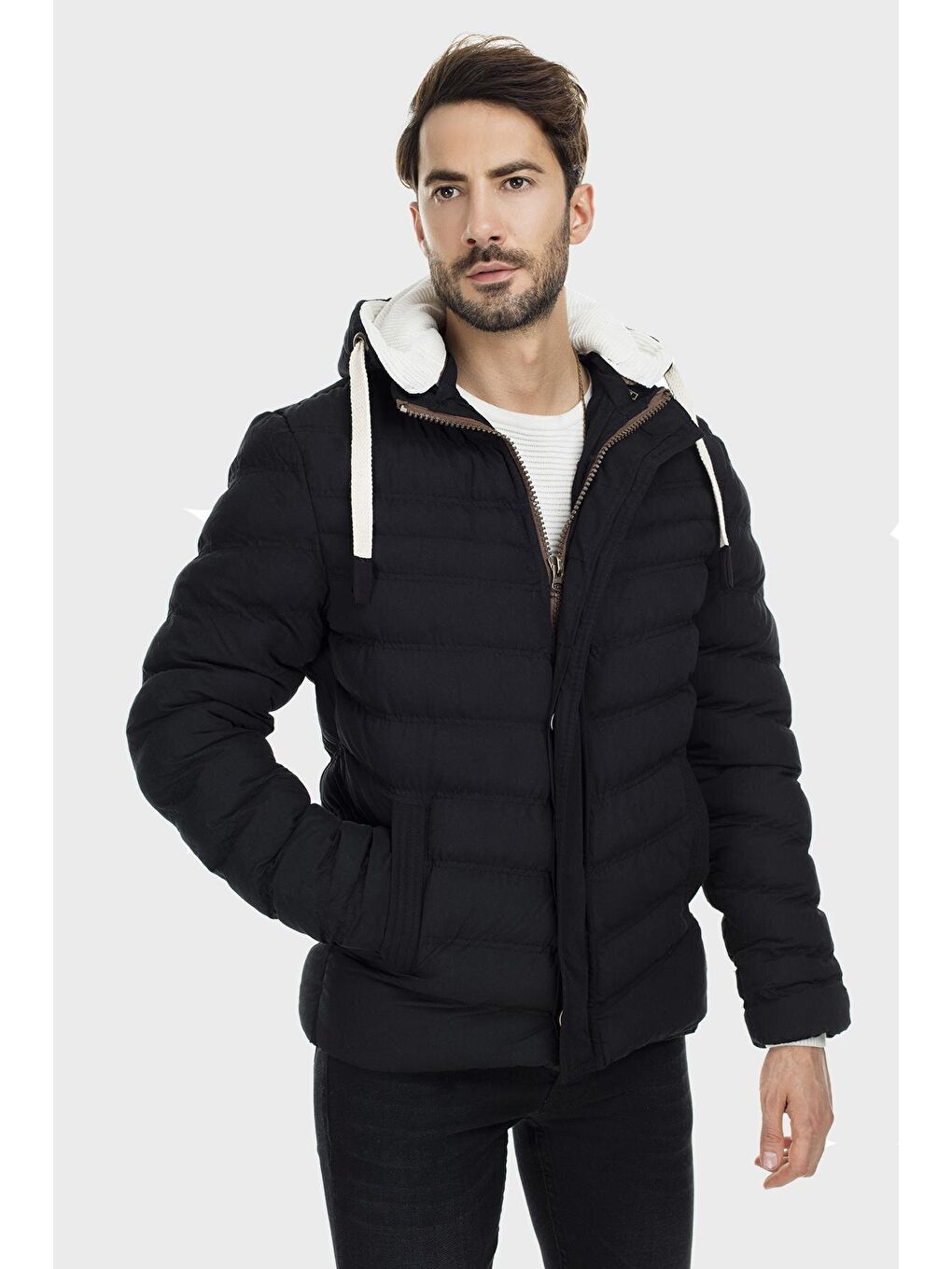 Siyah Slim Fit Kapüşonlu Dik Yaka Şişme Mont 55618K5071-3