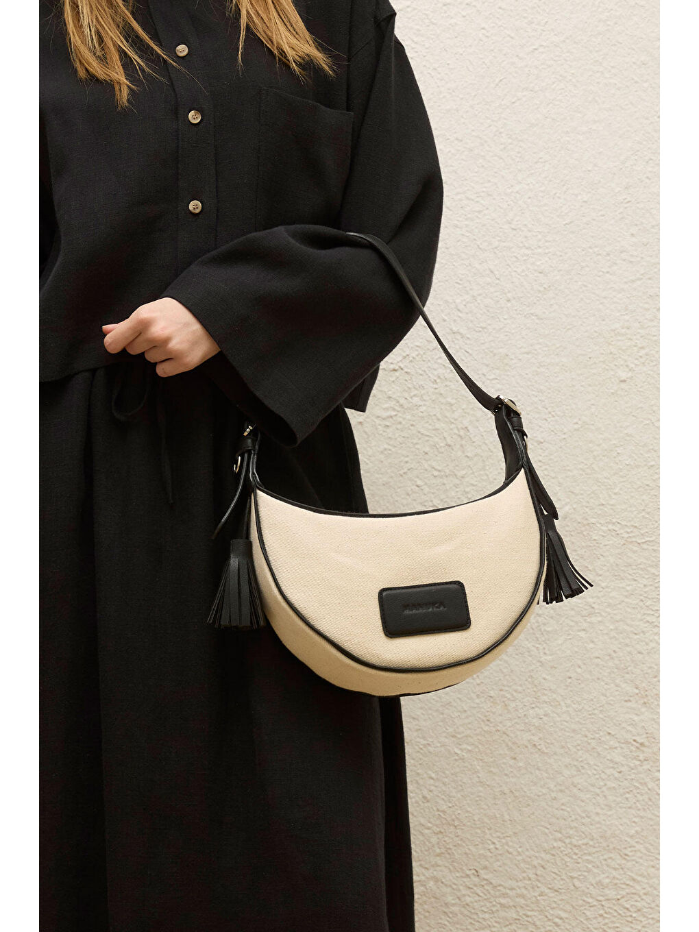 Naturel Kanvas Oval Baget Çanta Siyah-5