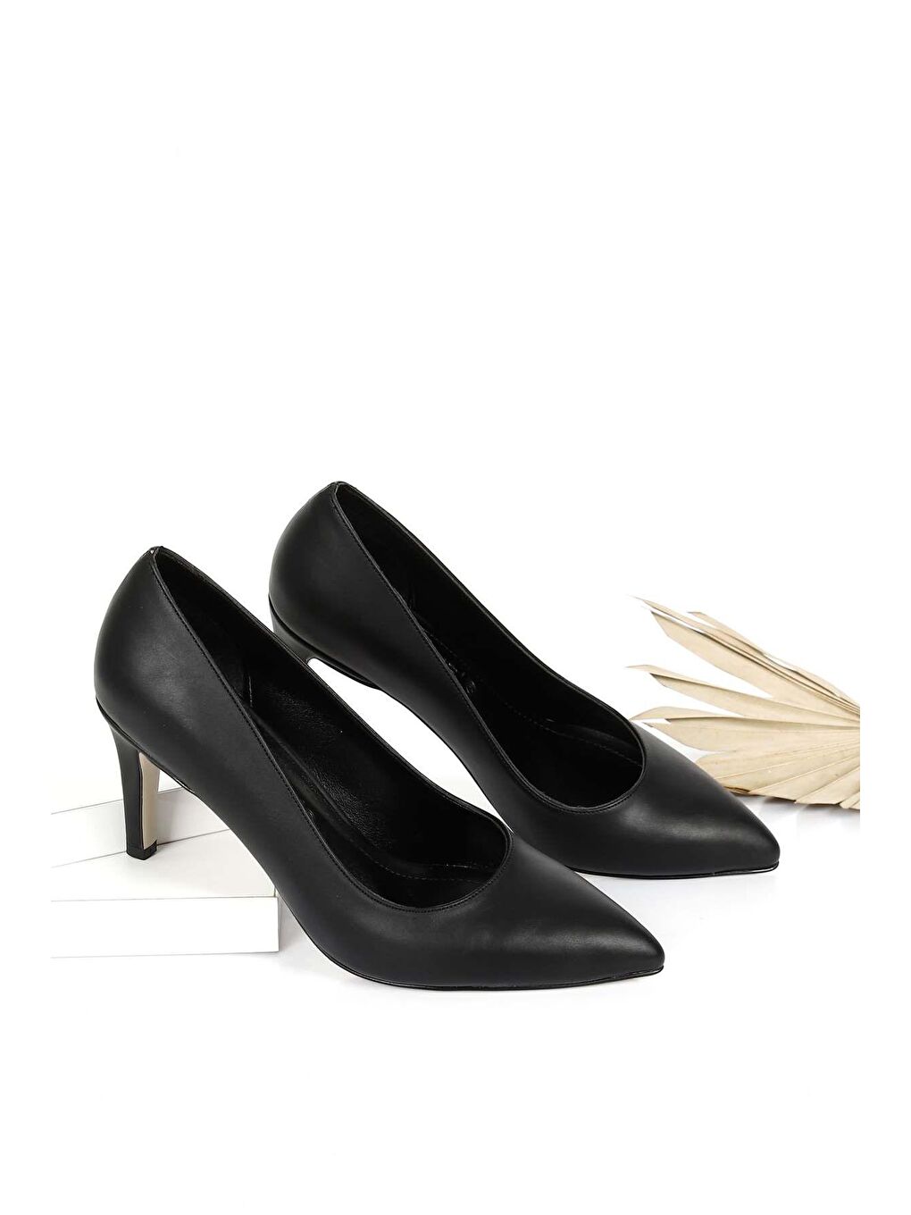 Siyah Sivri Burun İnce Ökçe Kadın Topuklu Ayakkabı 37170-1