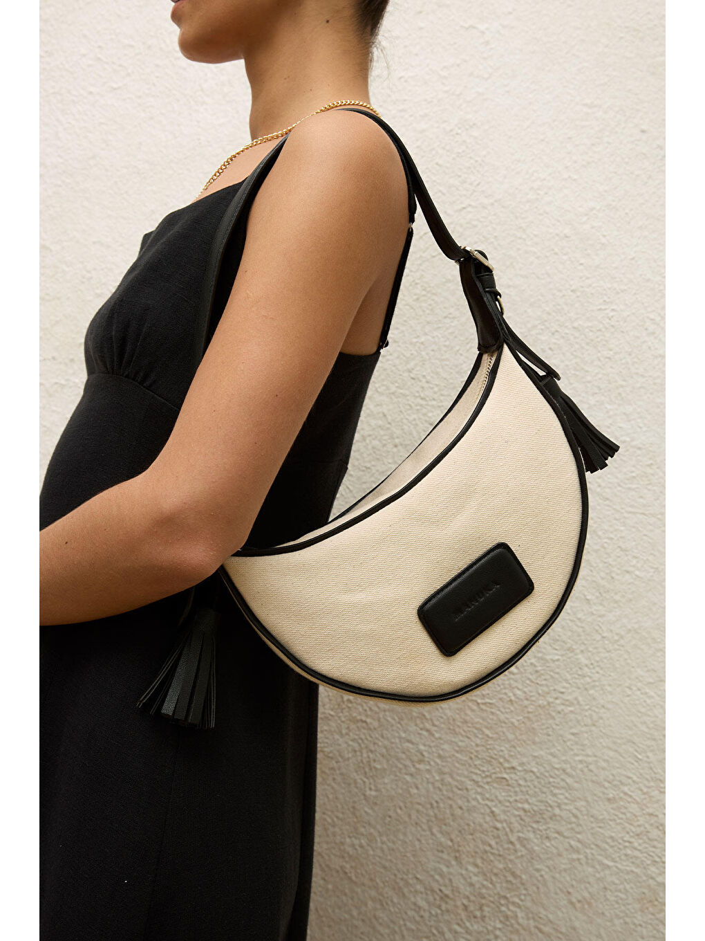 Naturel Kanvas Oval Baget Çanta Siyah-6