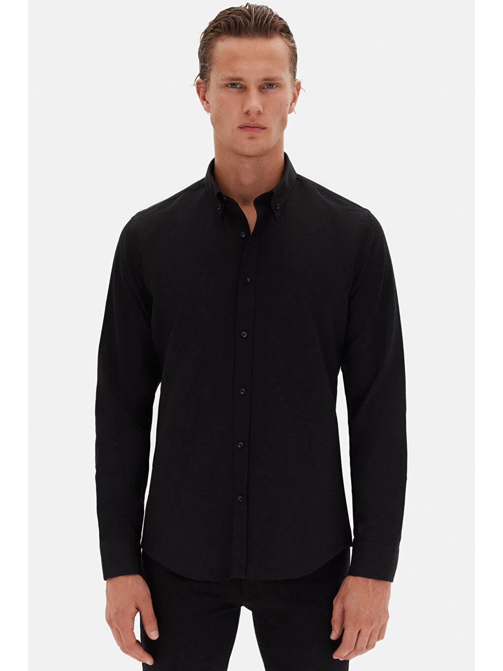 Slim Fit Siyah Oxford Düğmeli Yaka Kolay Ütülenebilir Nakış Detaylı Pamuklu Gömlek
