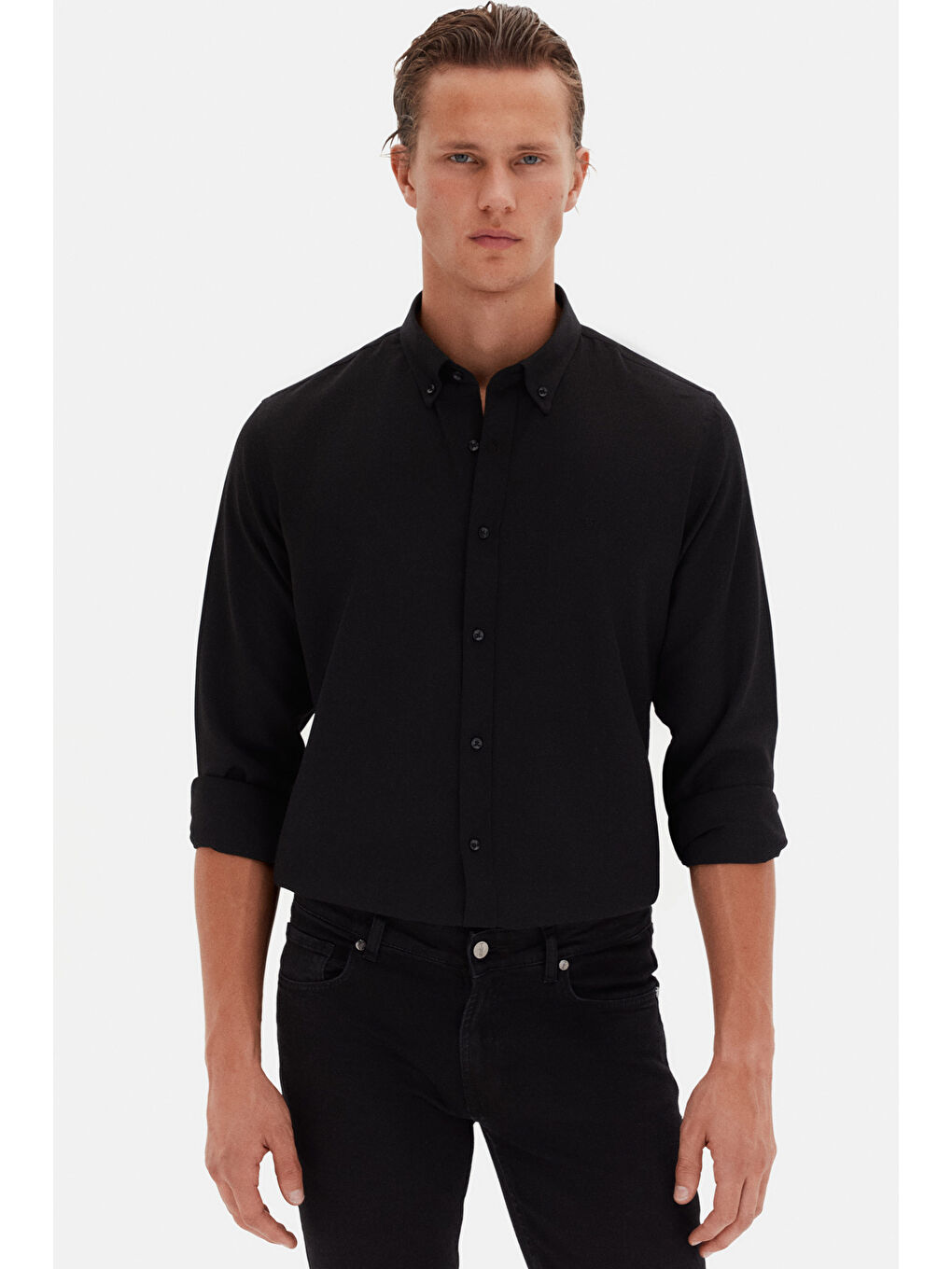 Slim Fit Siyah Oxford Düğmeli Yaka Kolay Ütülenebilir Nakış Detaylı Pamuklu Gömlek-1