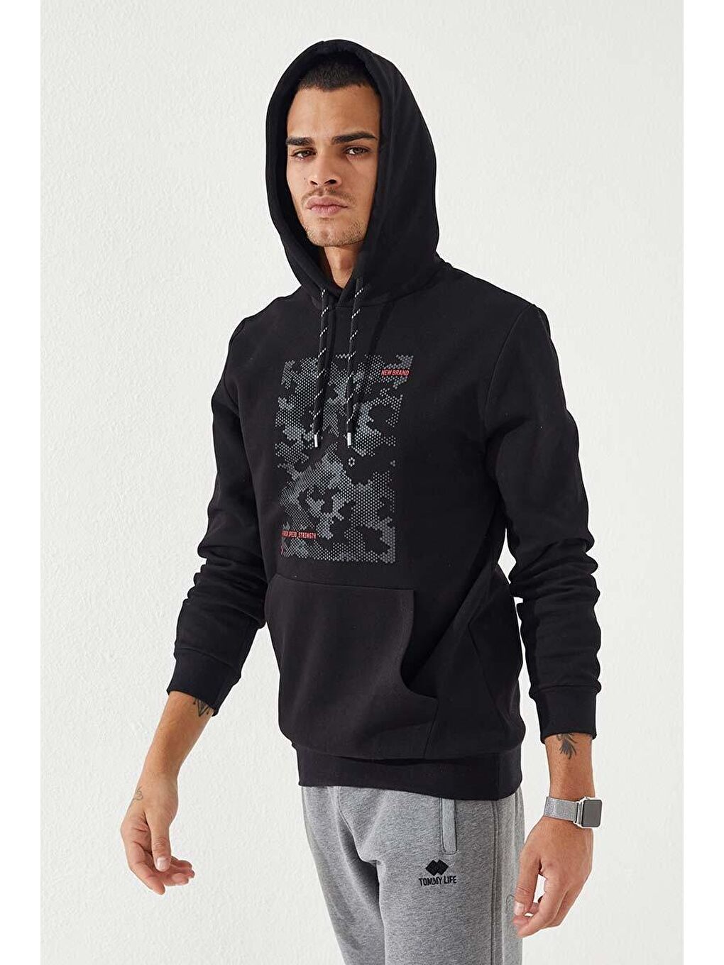 TOMMYLIFE Siyah Kamuflaj Desen Baskılı Standart Kalıp Kapüşonlu Erkek Sweatshirt - 87884