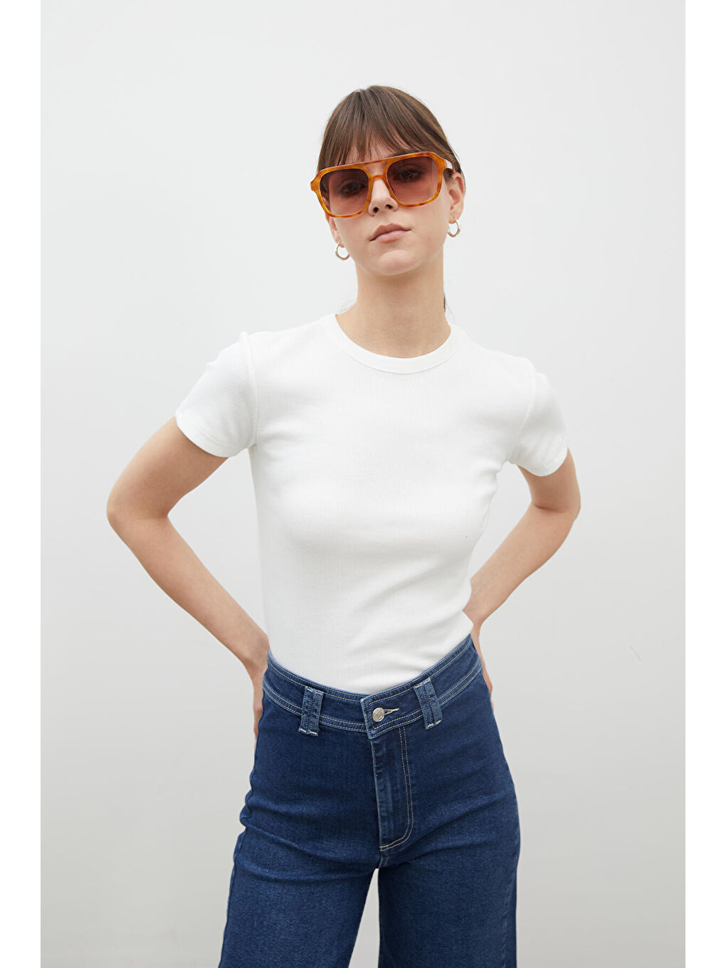 Ekru Fitilli Kısa Kollu Tişört