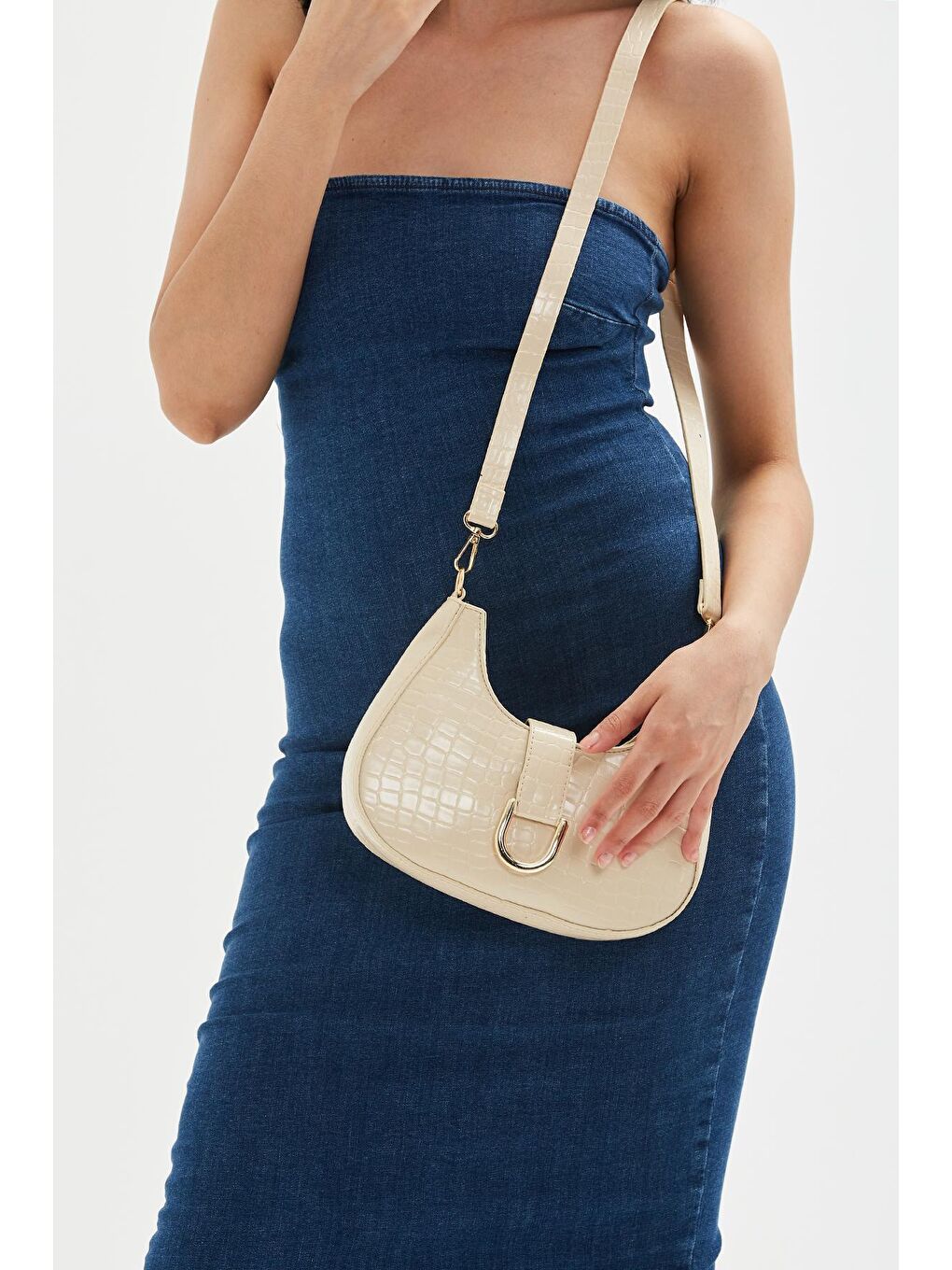 Ekru Uzun Askılı Toka Detaylı Alessa Kadın Çapraz Çanta Krem-1