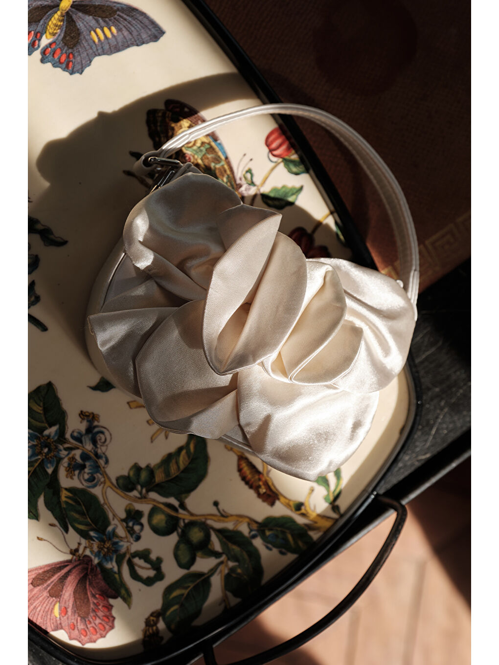 Çiçekli Saten Abiye Mini Çanta Ekru