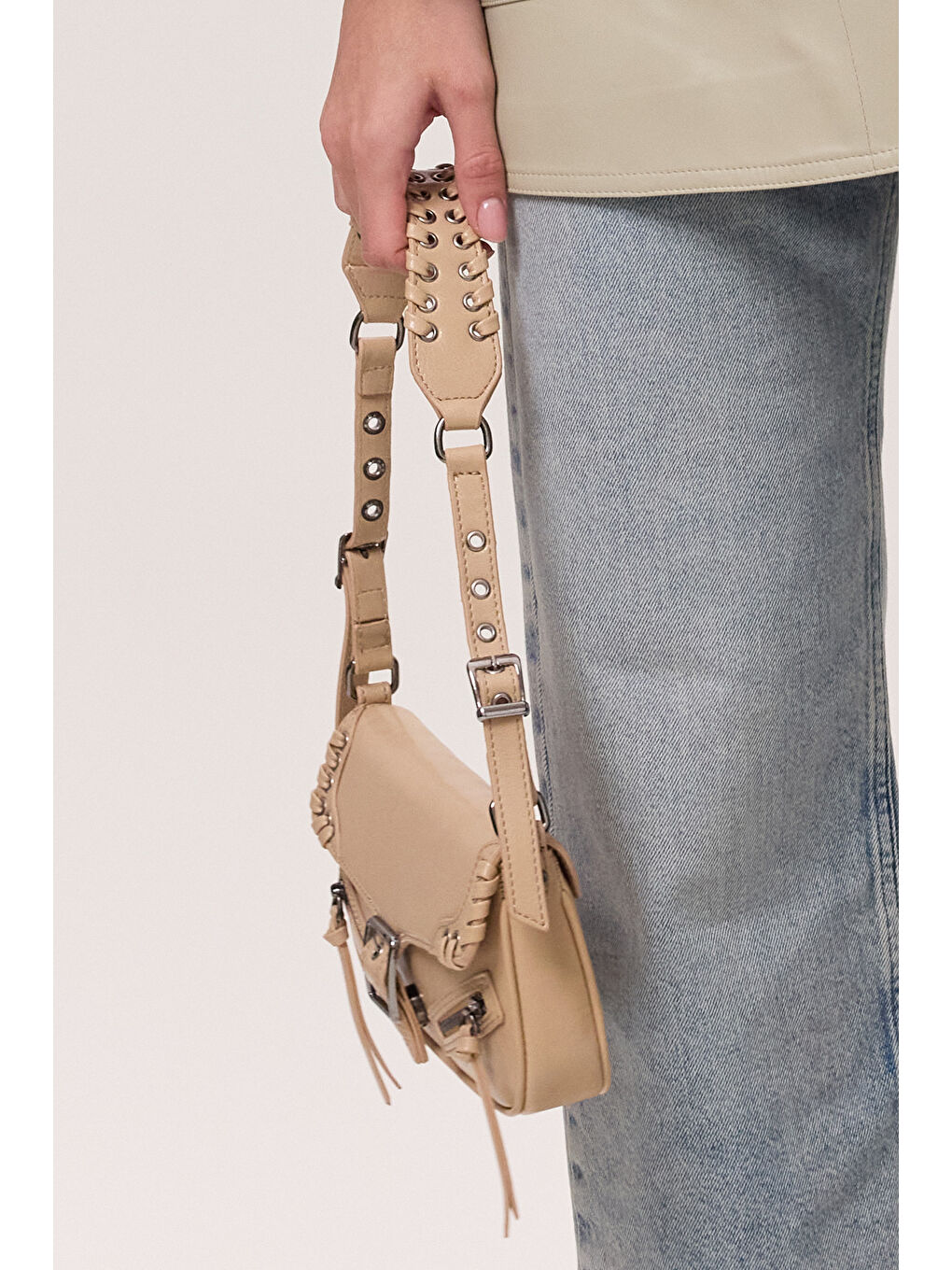 Bej Toka Detaylı Omuz Çantası Nude-2