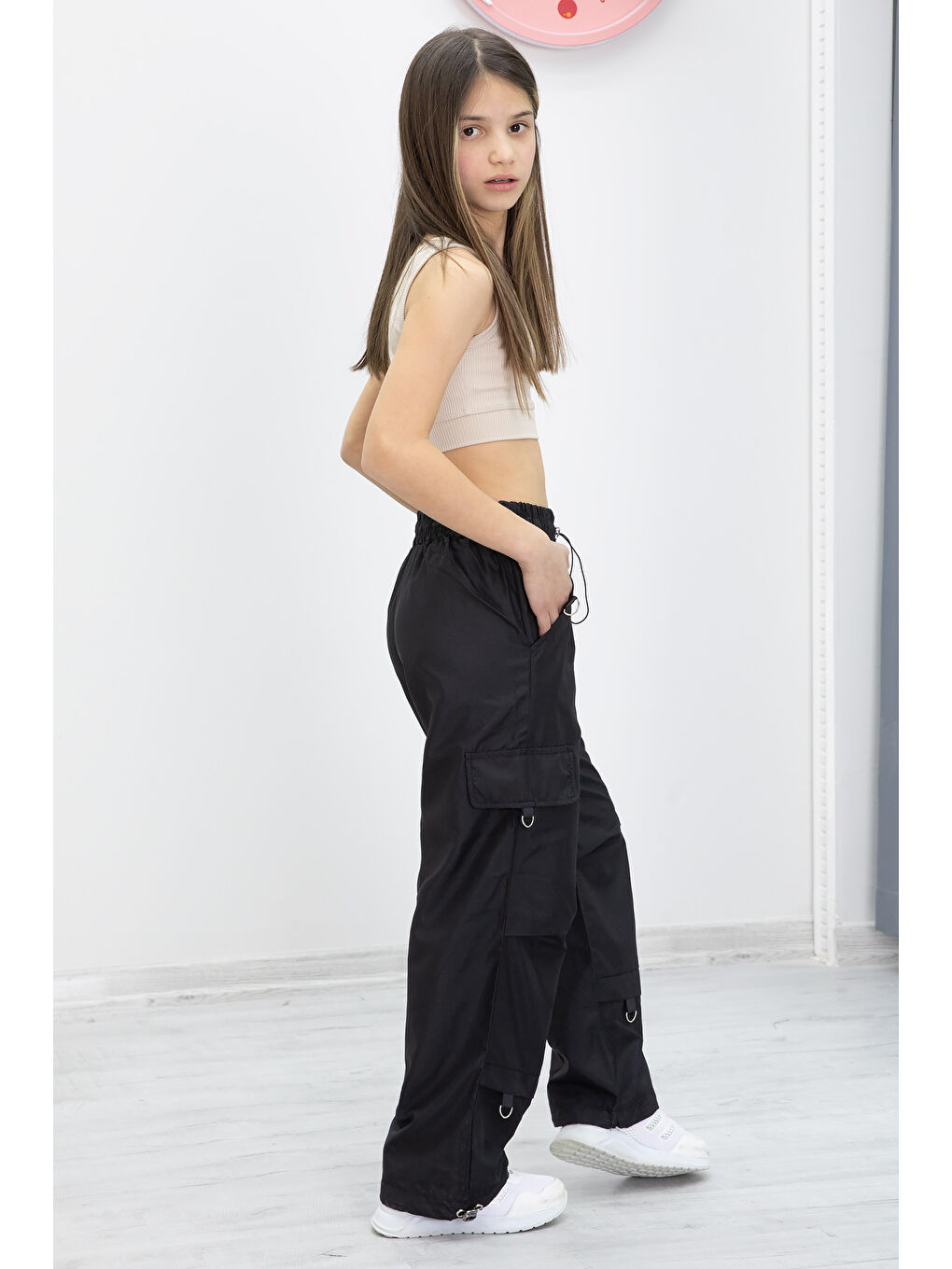 Siyah Halka Detaylı Kız Çocuk Paraşüt Pantolon 19900-4