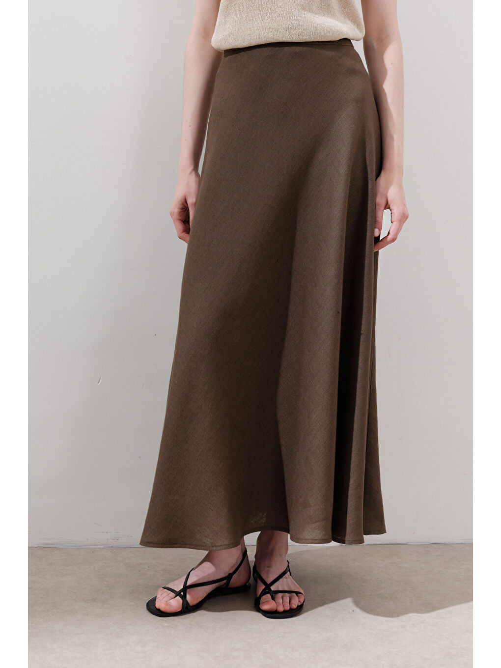 Kahverengi Keten Dikiş Detaylı Etek Tozlu Kahve-4