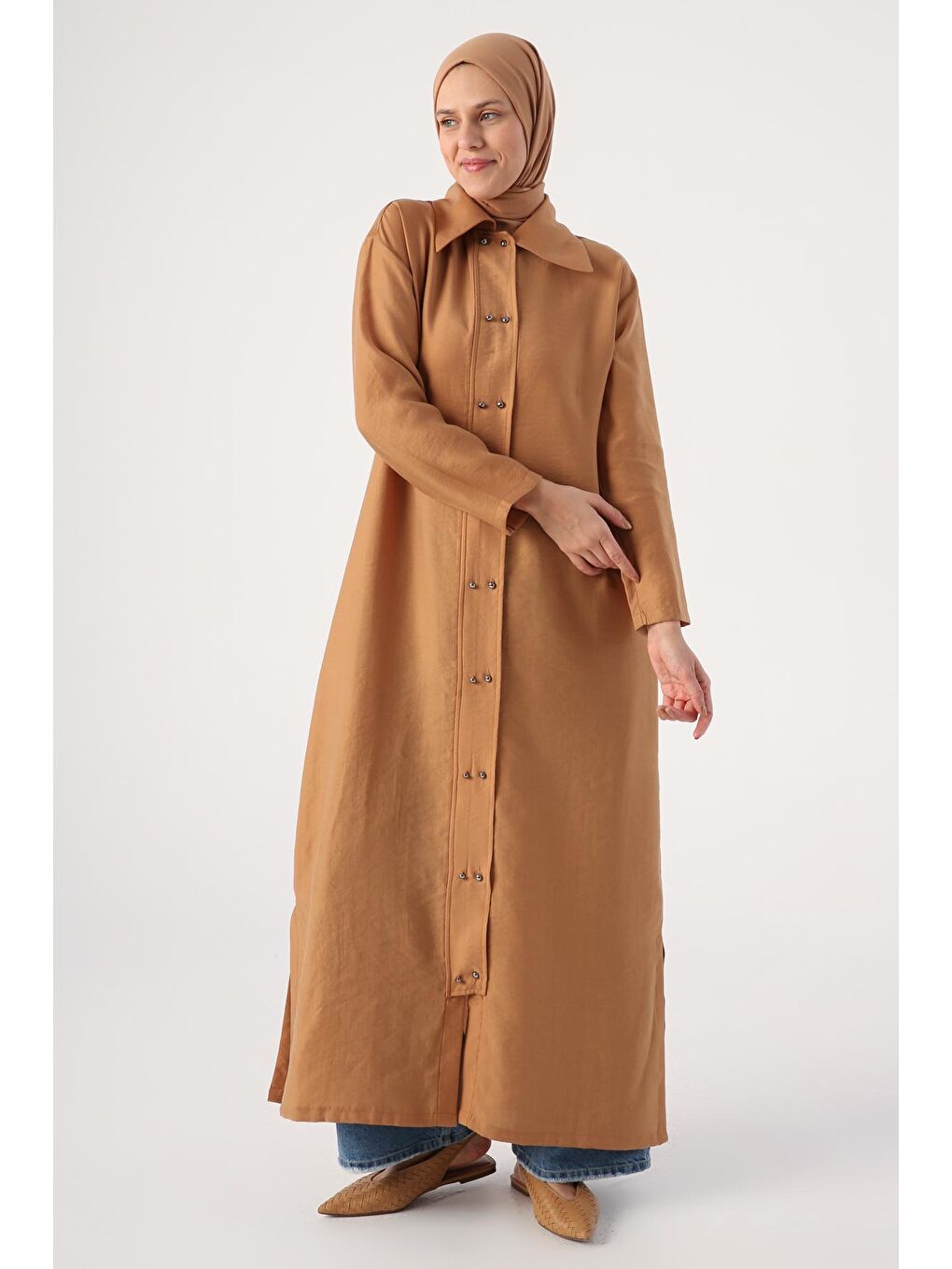 Koyu Bej Çİft Düğmeli Gömlek Yakalı Doğal Kumaş Ferace