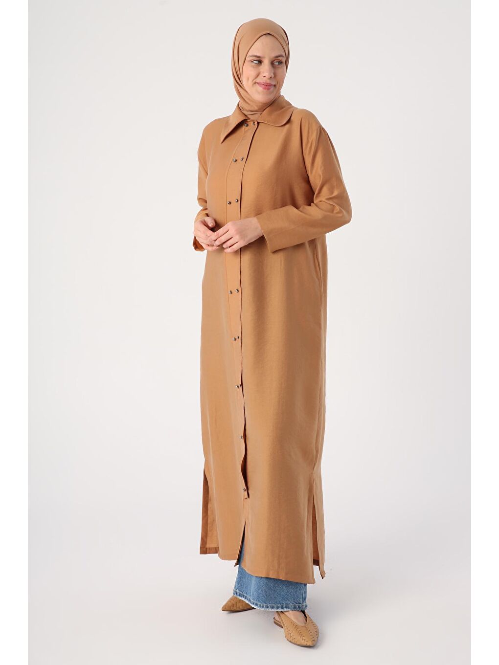 Koyu Bej Çİft Düğmeli Gömlek Yakalı Doğal Kumaş Ferace-2
