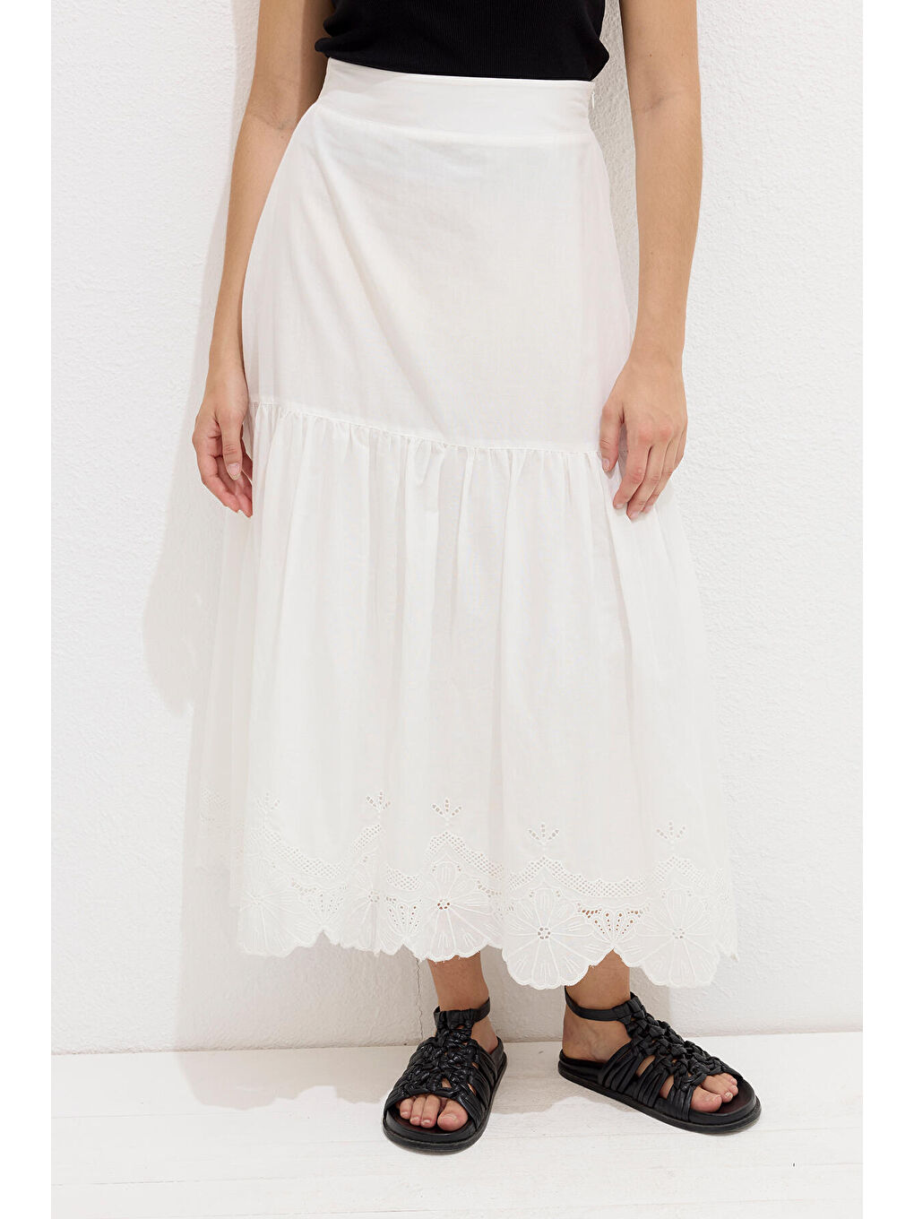 Nakış İşlemeli Etek Ekru-3