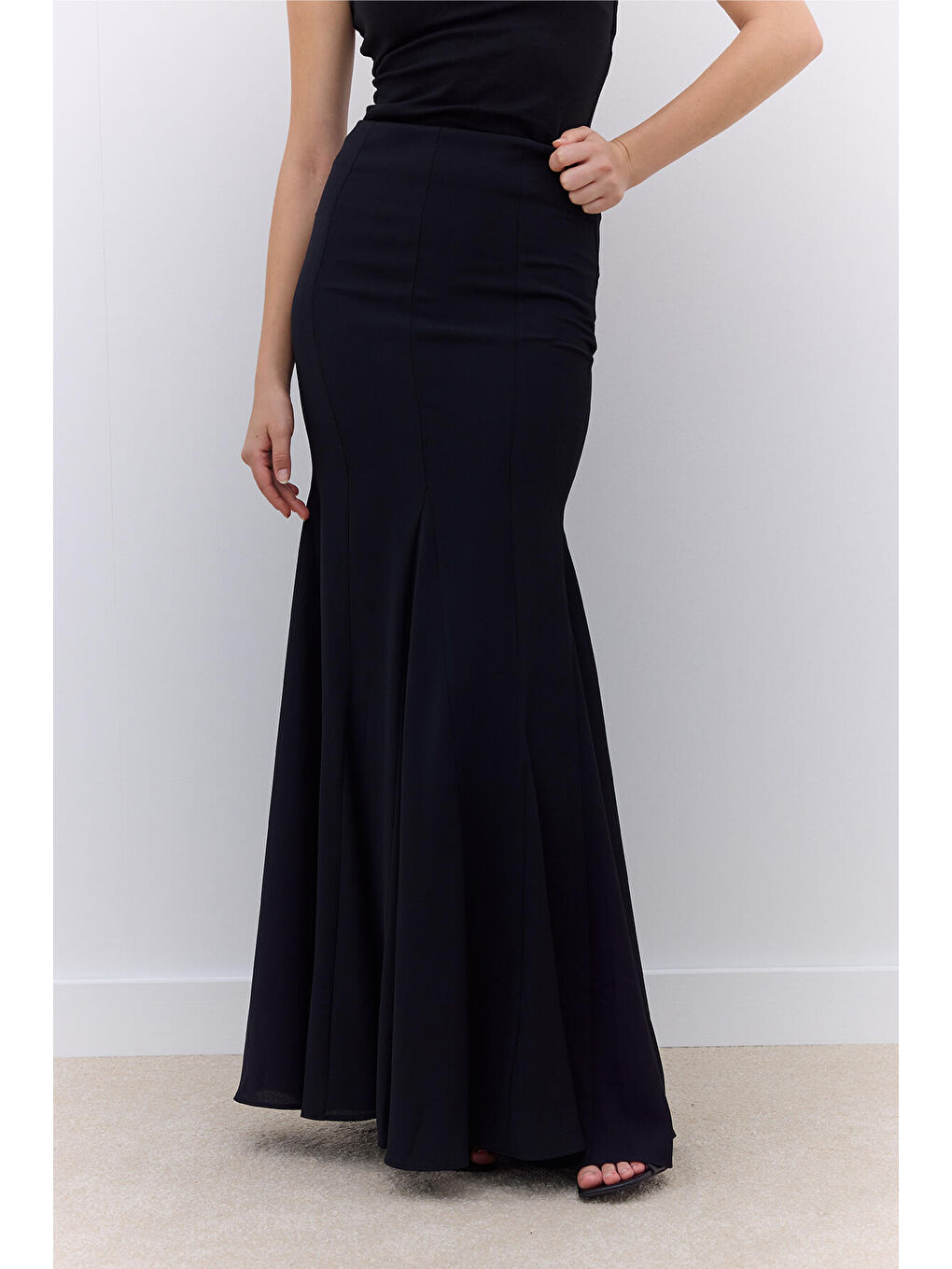 Volanlı Krep Abiye Etek Siyah-4