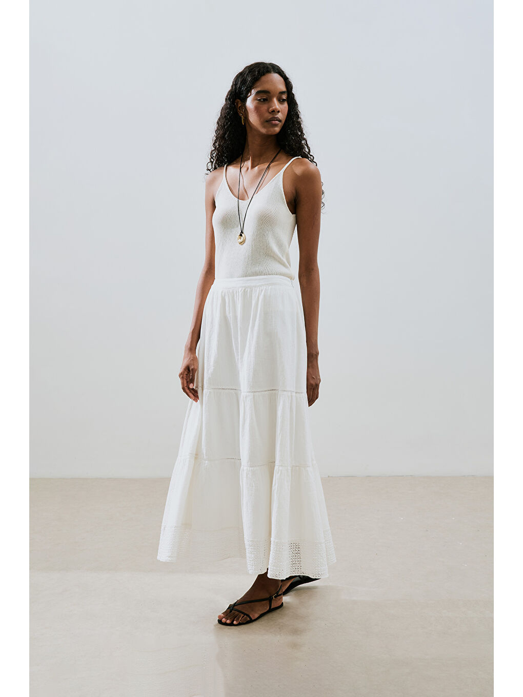 Dokulu İşlemeli Katlı Uzun Etek Ekru-2