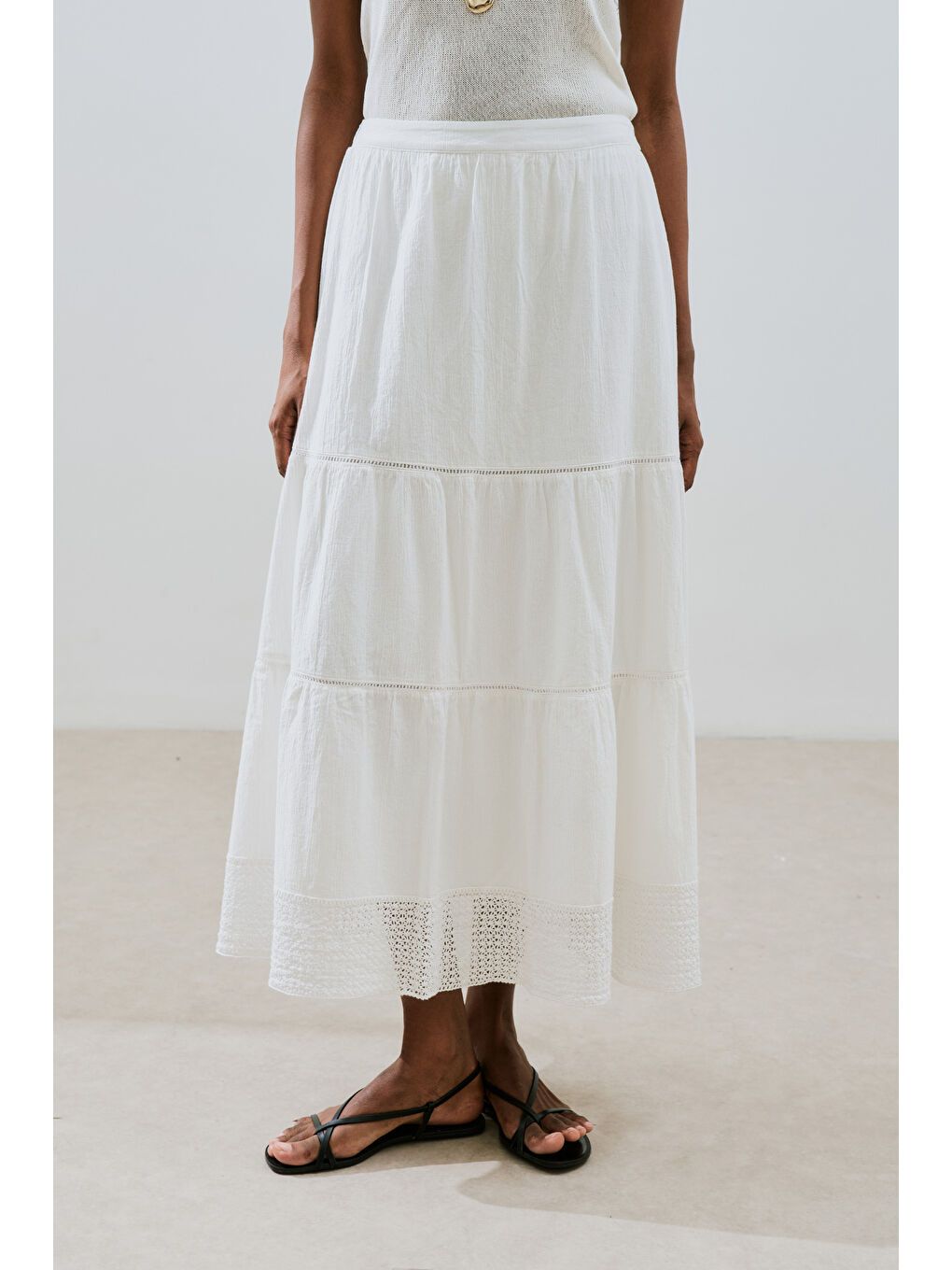 Dokulu İşlemeli Katlı Uzun Etek Ekru-3