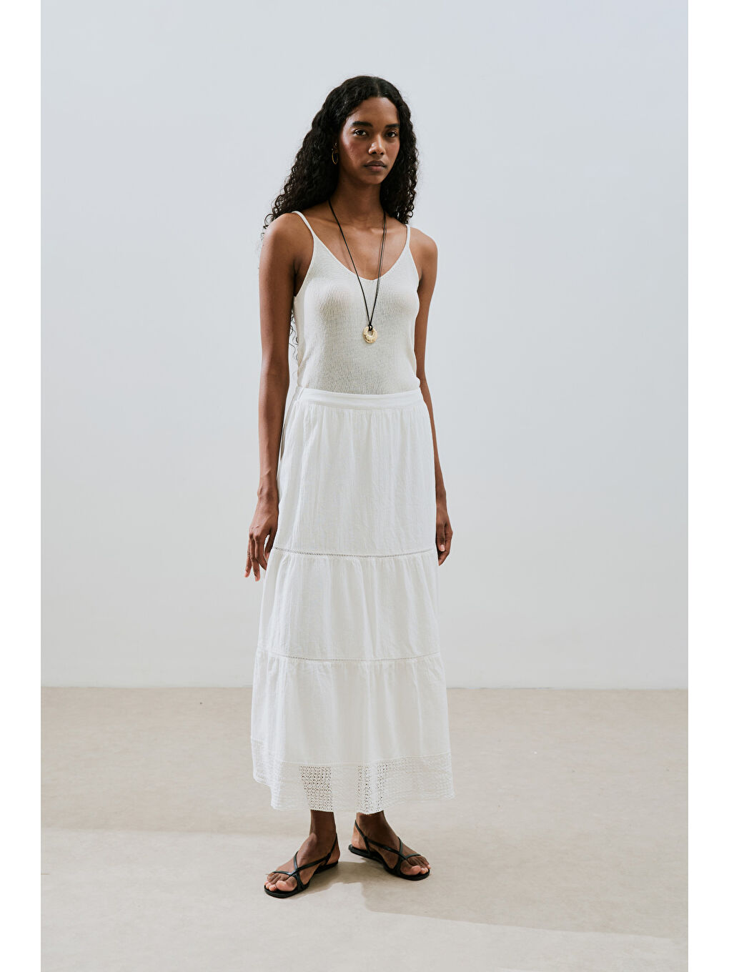 Dokulu İşlemeli Katlı Uzun Etek Ekru-4