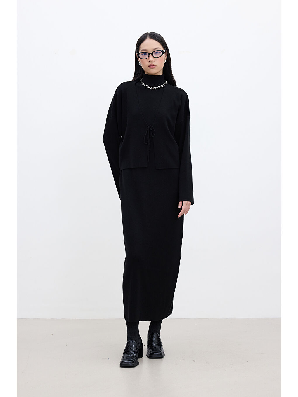 Kolsuz Yüksek Yaka Triko Elbise Siyah-1