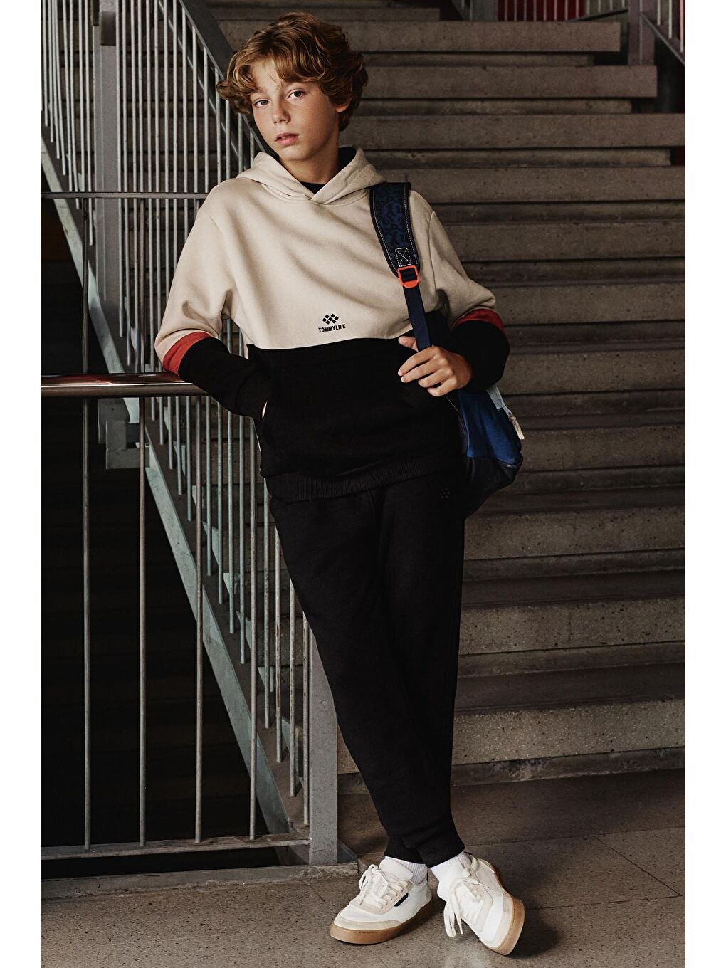 Bej-Siyah Pamuklu Kalın İçi Tüylü Yumuşak Dokulu Standart Fit Nakışlı Erkek Çocuk Eşofman Takım - 1