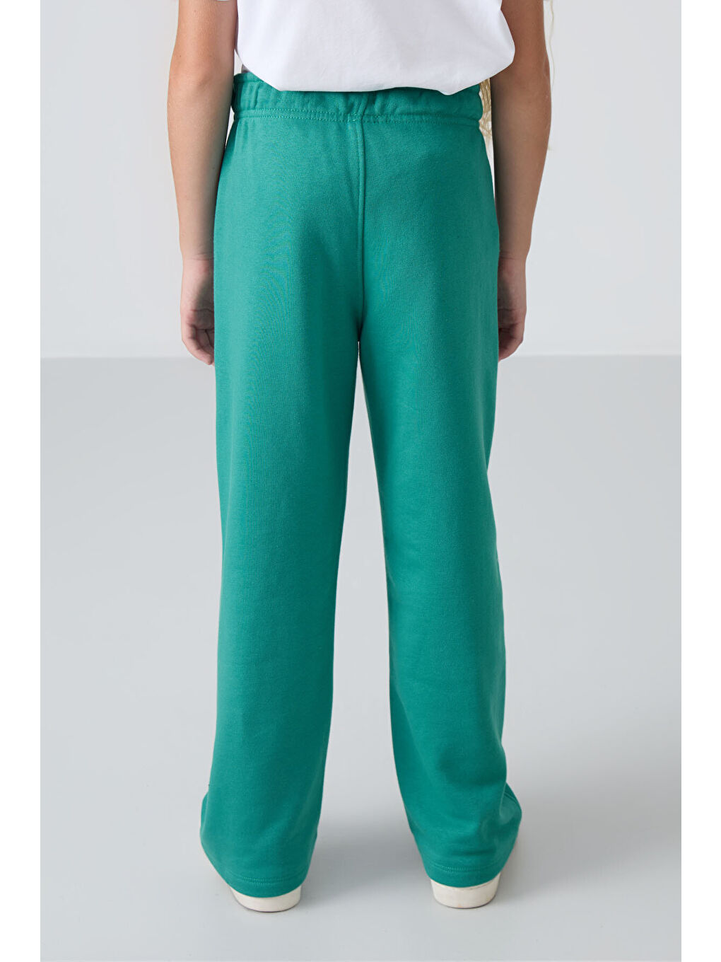 Deniz Yeşil Pamuklu İçi Tüylü Yumuşak Dokulu Standart Fit Nakışlı Kız Çocuk Eşofman Alt - 75146-8