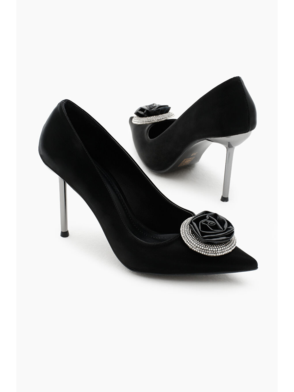 Kadın Siyah Neolit Taban Önü Gül Desenli Taşlı Sivri Burunlu Yüksek Topuklu Ayakkabı-1