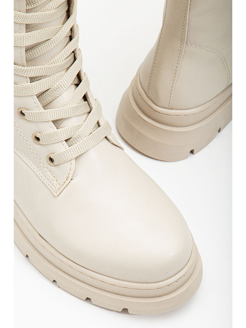 Kadın Bej Kalın Termo Taban Bağcıklı ve Fermuarlı Çizme-3