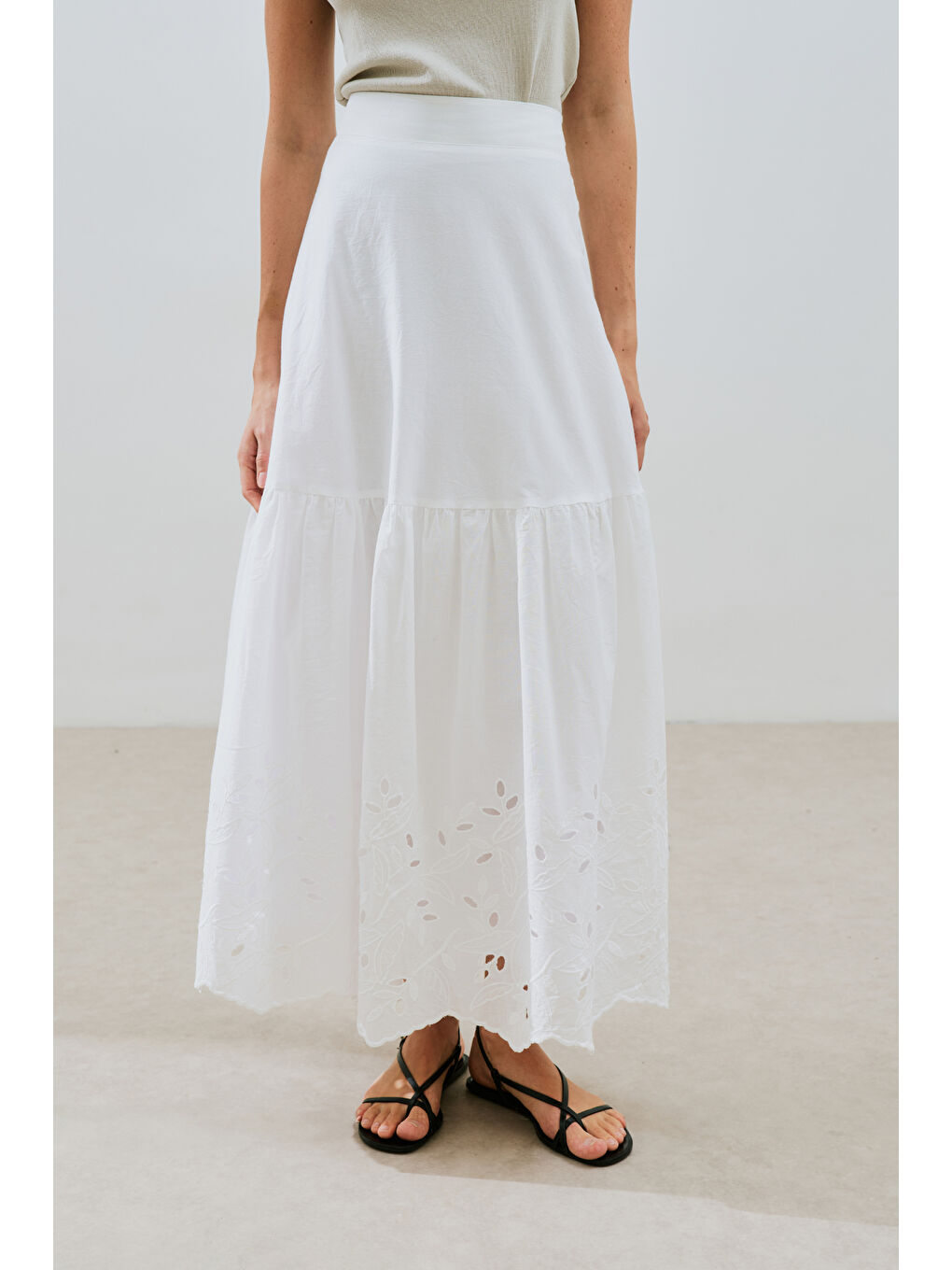 Nakışlı Uzun Etek Ekru-2