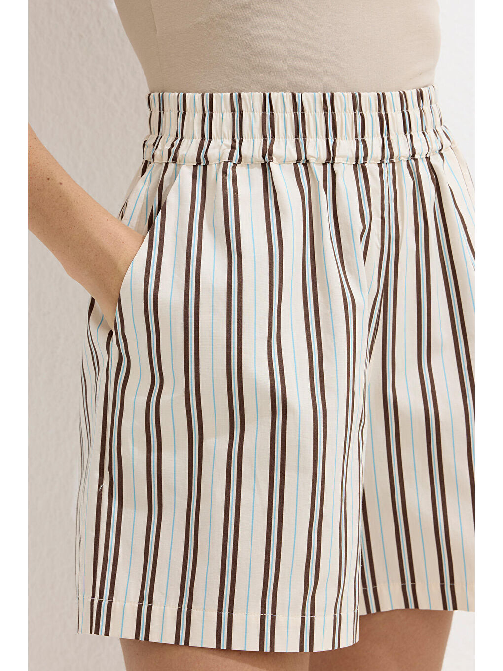 Çizgili Pamuklu Şort Bej Çizgi-5