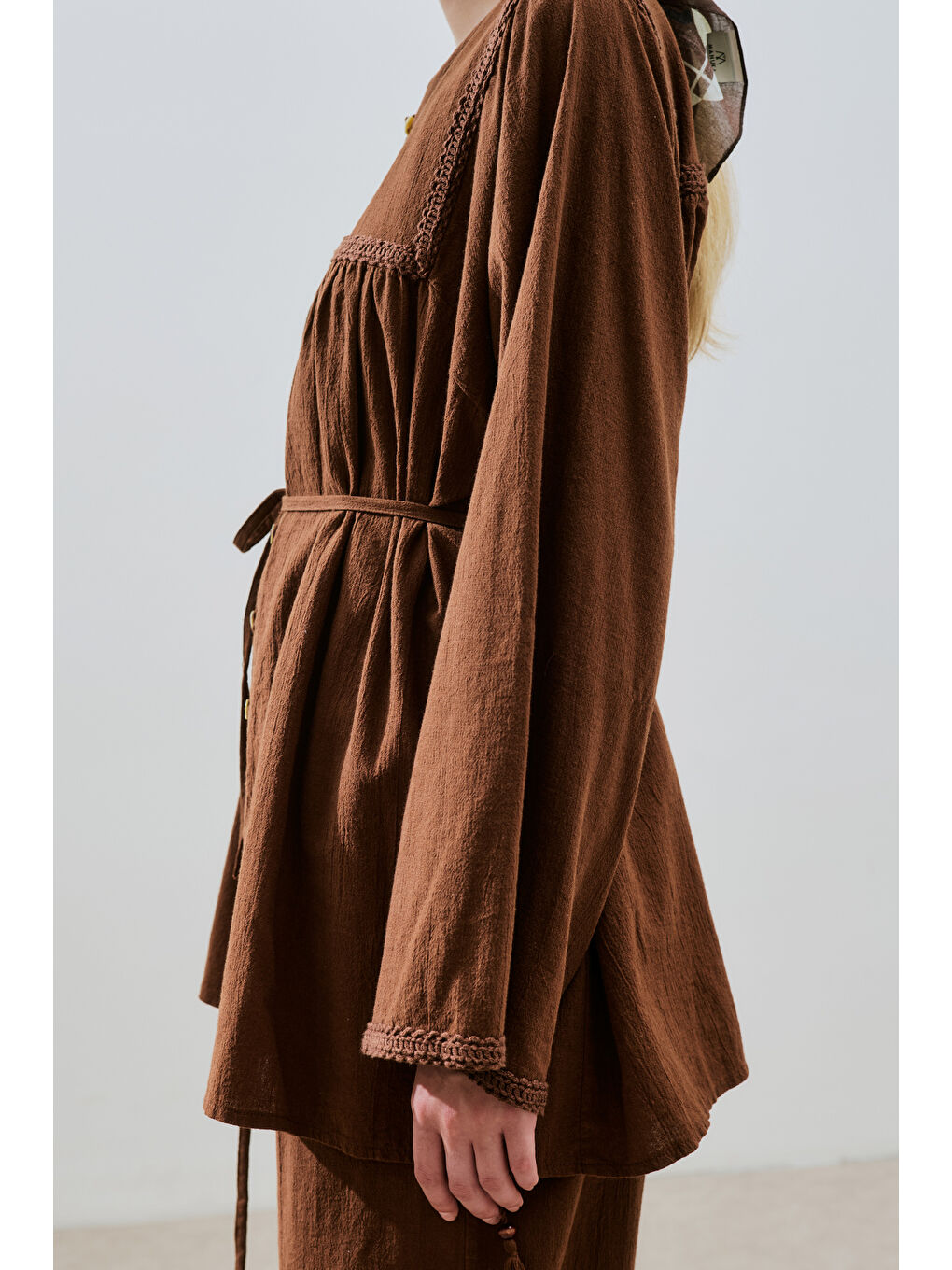 Dokulu İşlemeli Gömlek Kahverengi-3