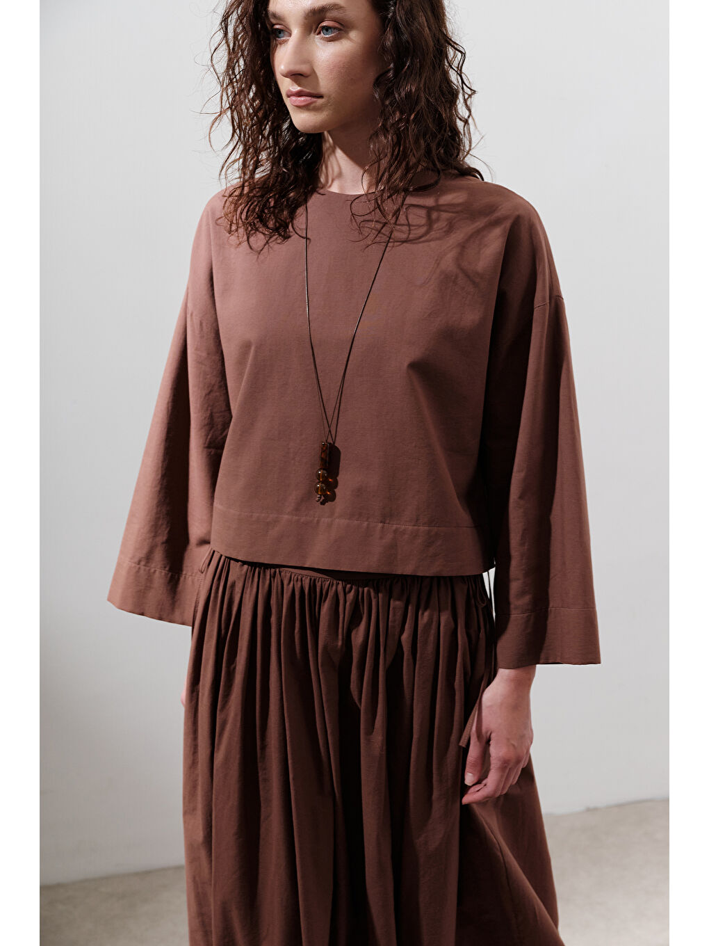 Kahverengi Pamuklu Crop Uzun Kol Bluz Sıcak Kahve-1