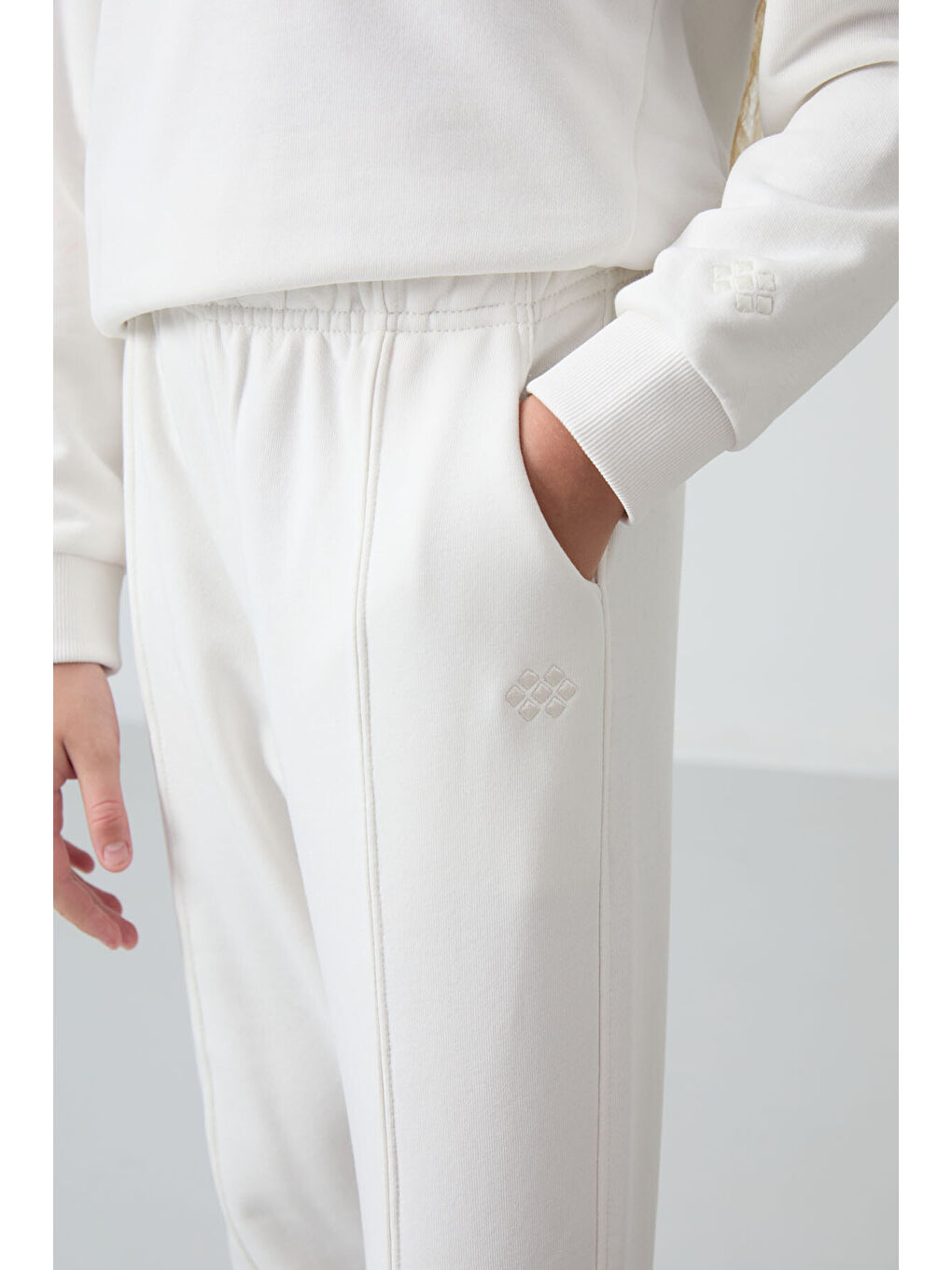 Ekru Pamuklu İçi Tüylü Yumuşak Dokulu Oversize Nakışlı Kız Çocuk Eşofman Takım - 75145-5