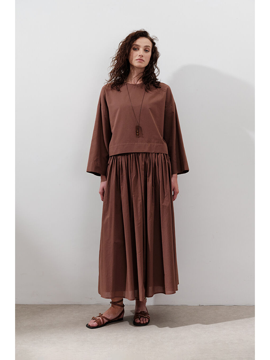 Kahverengi Pamuklu Crop Uzun Kol Bluz Sıcak Kahve-3