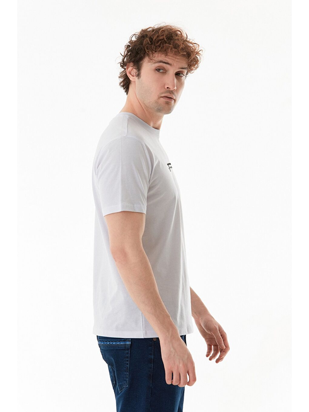 Beyaz Kabartma Baskılı Bisiklet Yaka Tişört-2