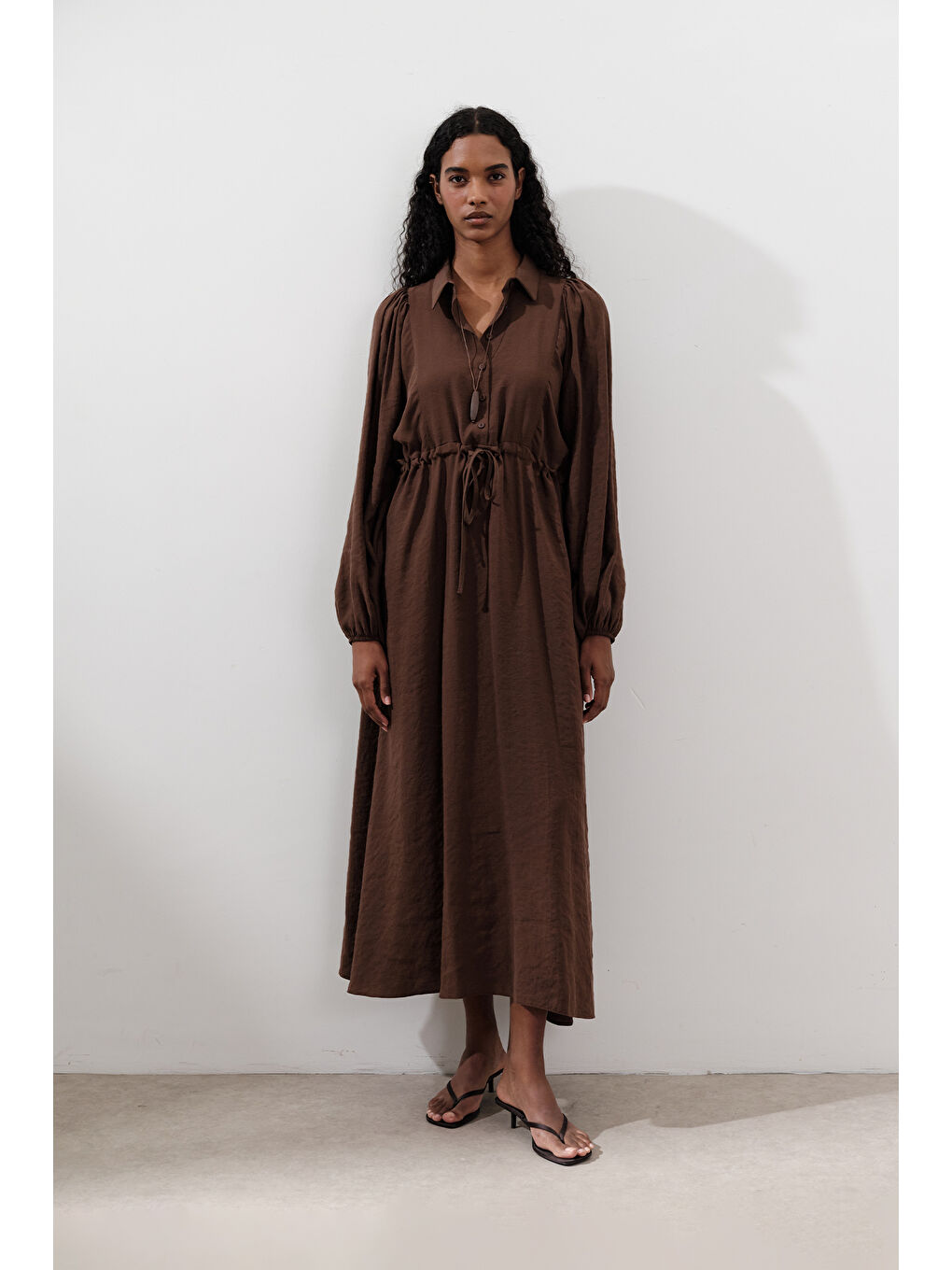 Lyocell Dökümlü Elbise Kahverengi-3