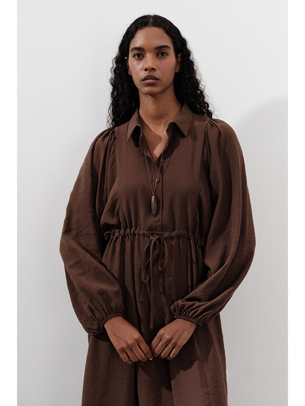 Lyocell Dökümlü Elbise Kahverengi-4