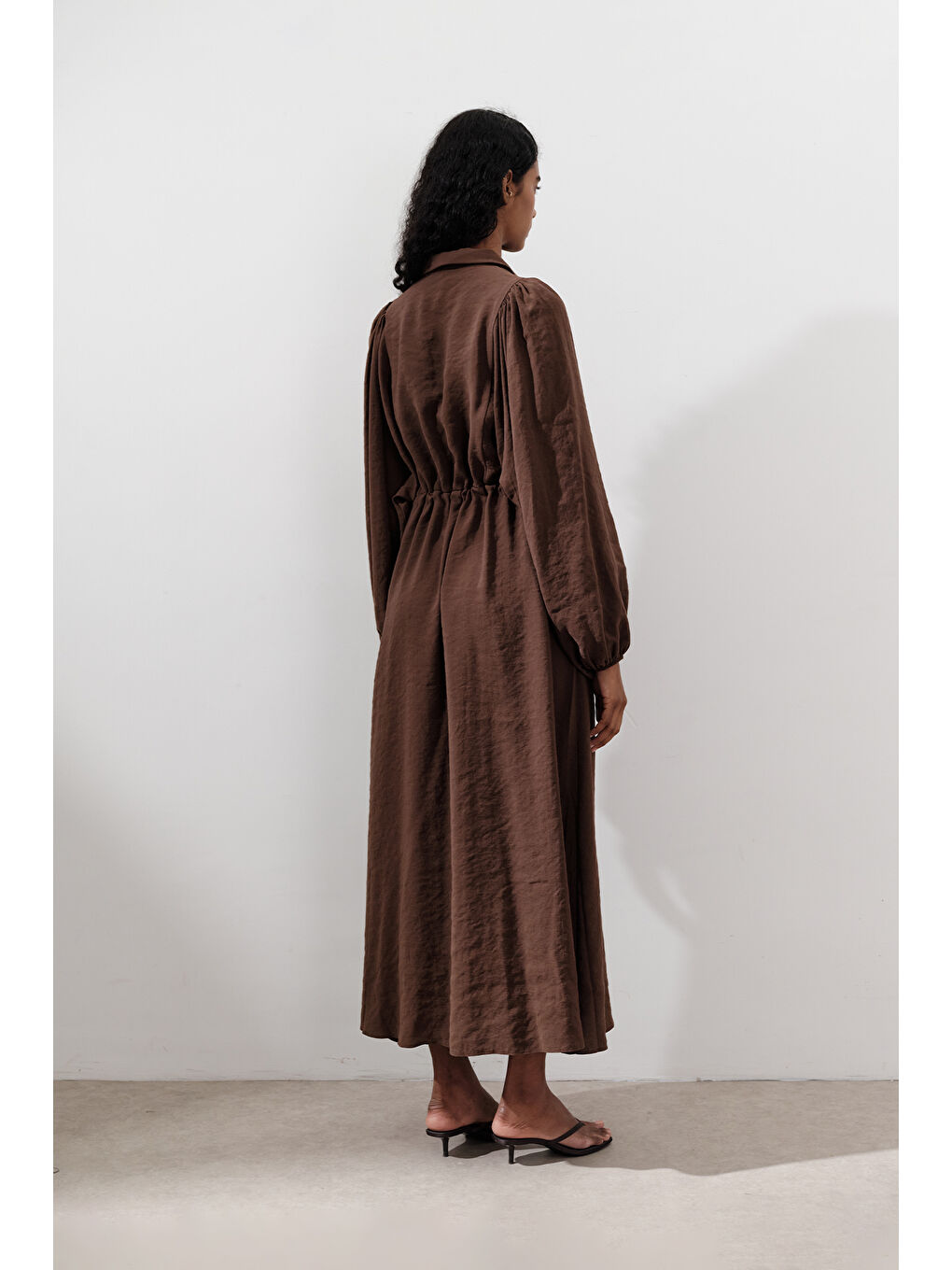 Lyocell Dökümlü Elbise Kahverengi-5