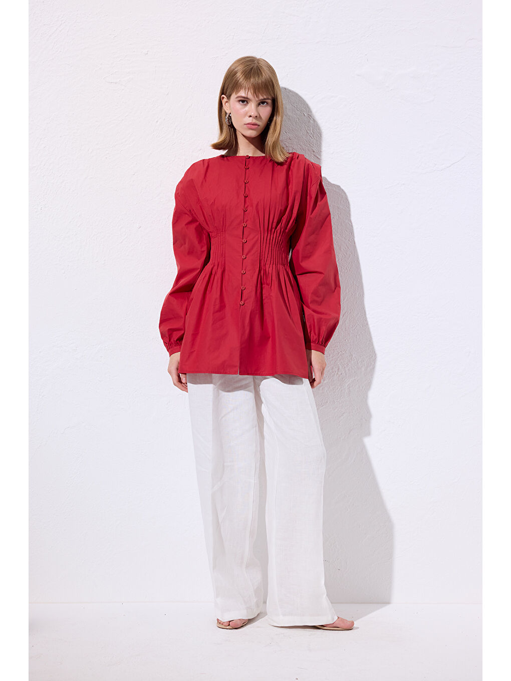 Beli Pile Detaylı Uzun Kol Bluz Kırmızı-3