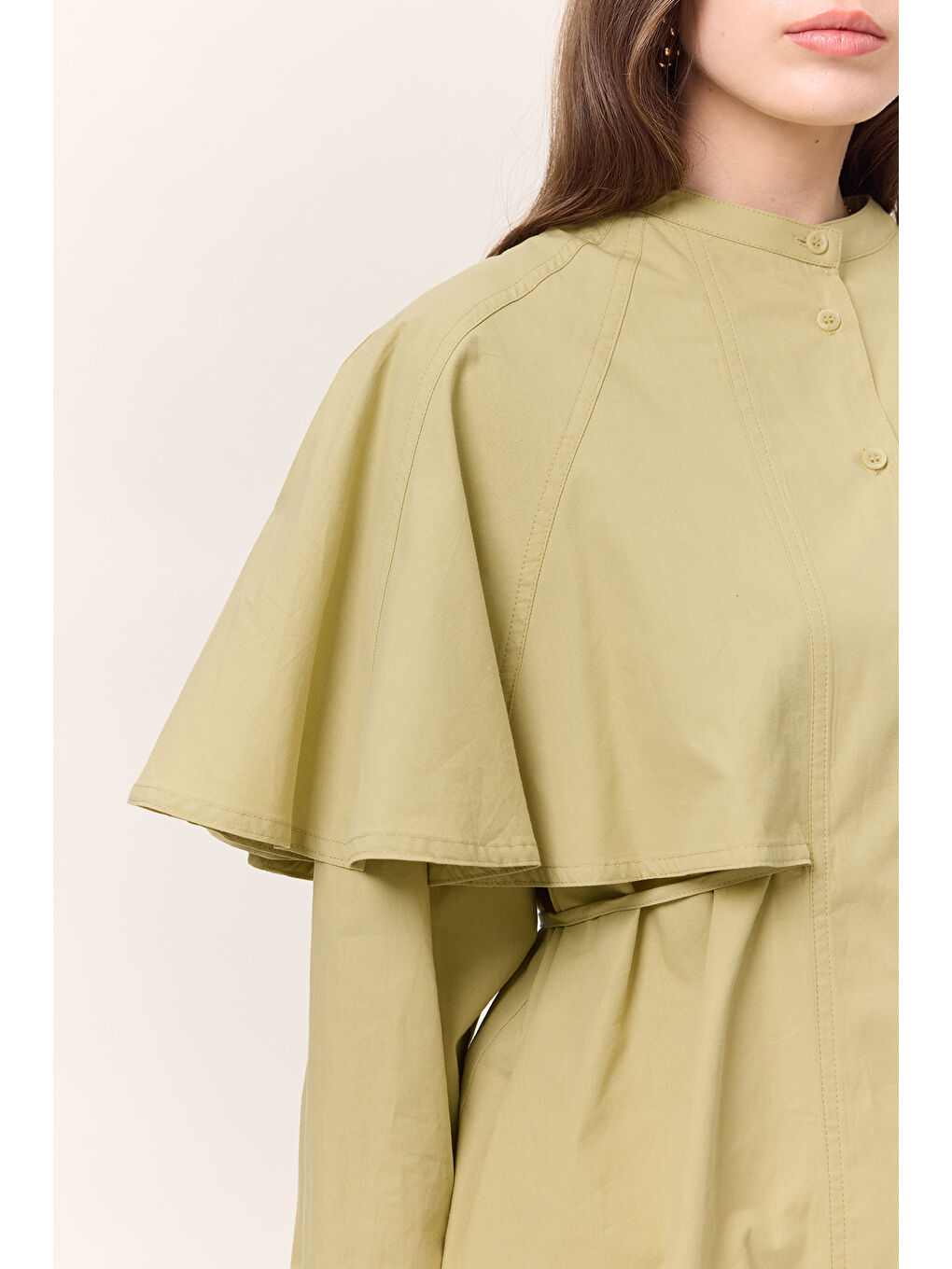 Yeşil Pelerinli Tasarım Gömlek Adaçayı-3