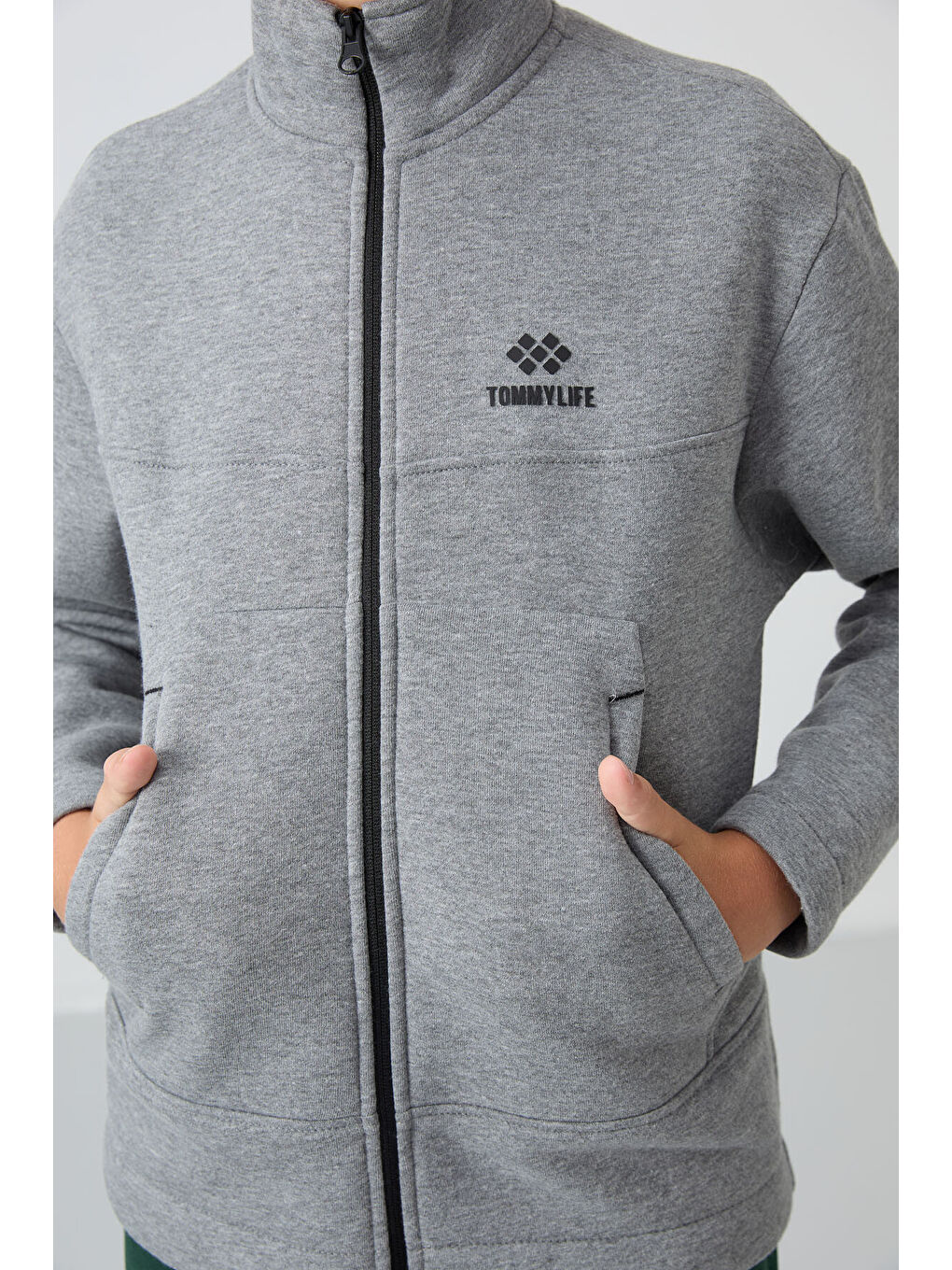 Gri Melanj Pamuklu Kalın İçi Tüylü Yumuşak Dokulu Standart Fit Nakışlı Erkek Çocuk Sweatshirt - 112-2