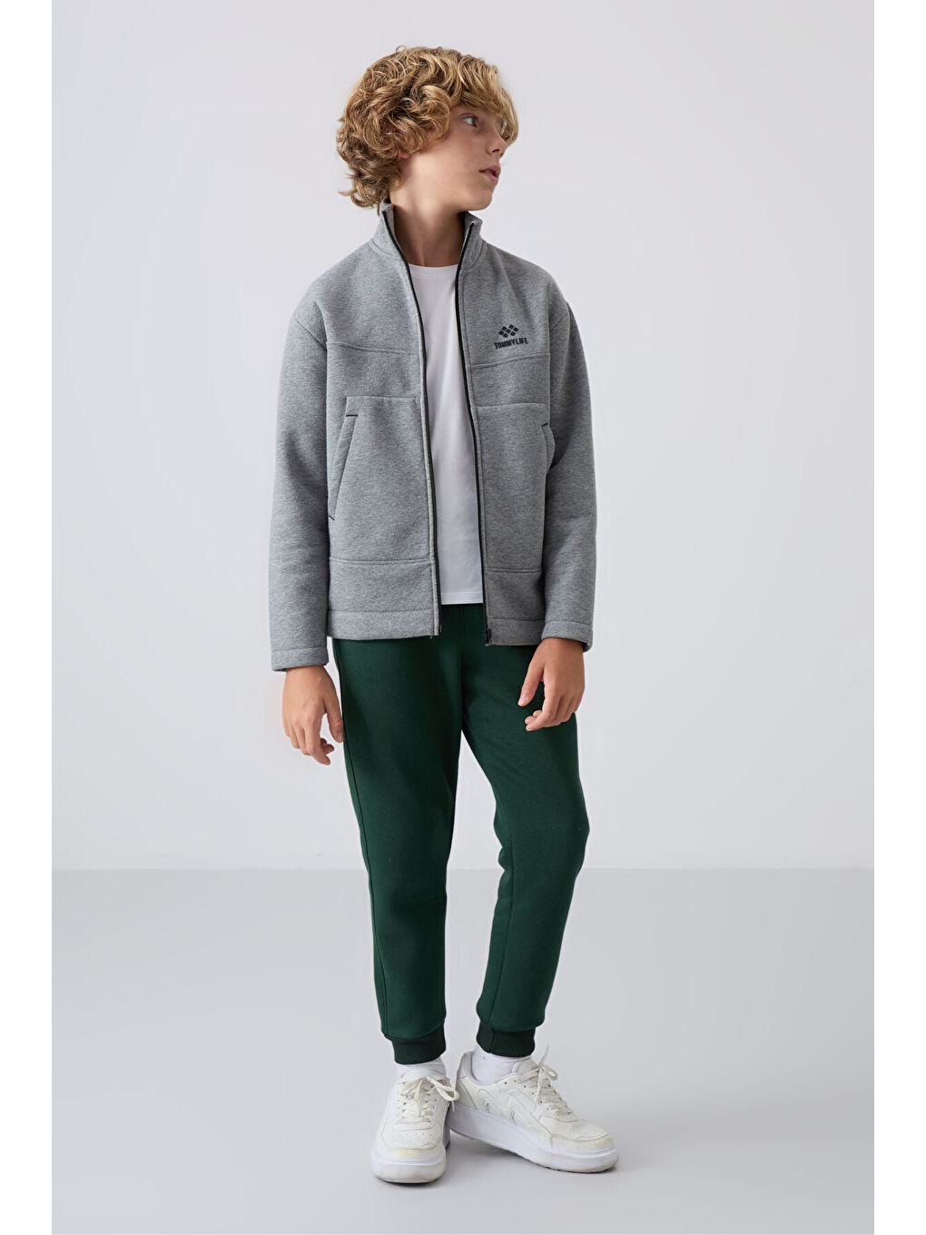 Gri Melanj Pamuklu Kalın İçi Tüylü Yumuşak Dokulu Standart Fit Nakışlı Erkek Çocuk Sweatshirt - 112-4