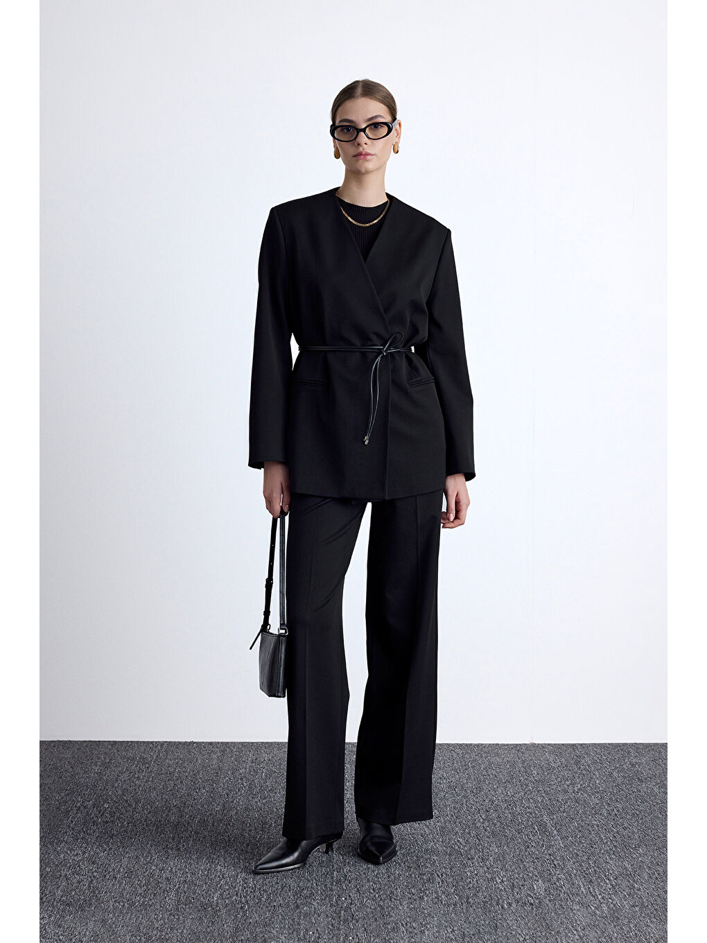 Klasik Görünüm Kemerli Blazer Ceket Siyah