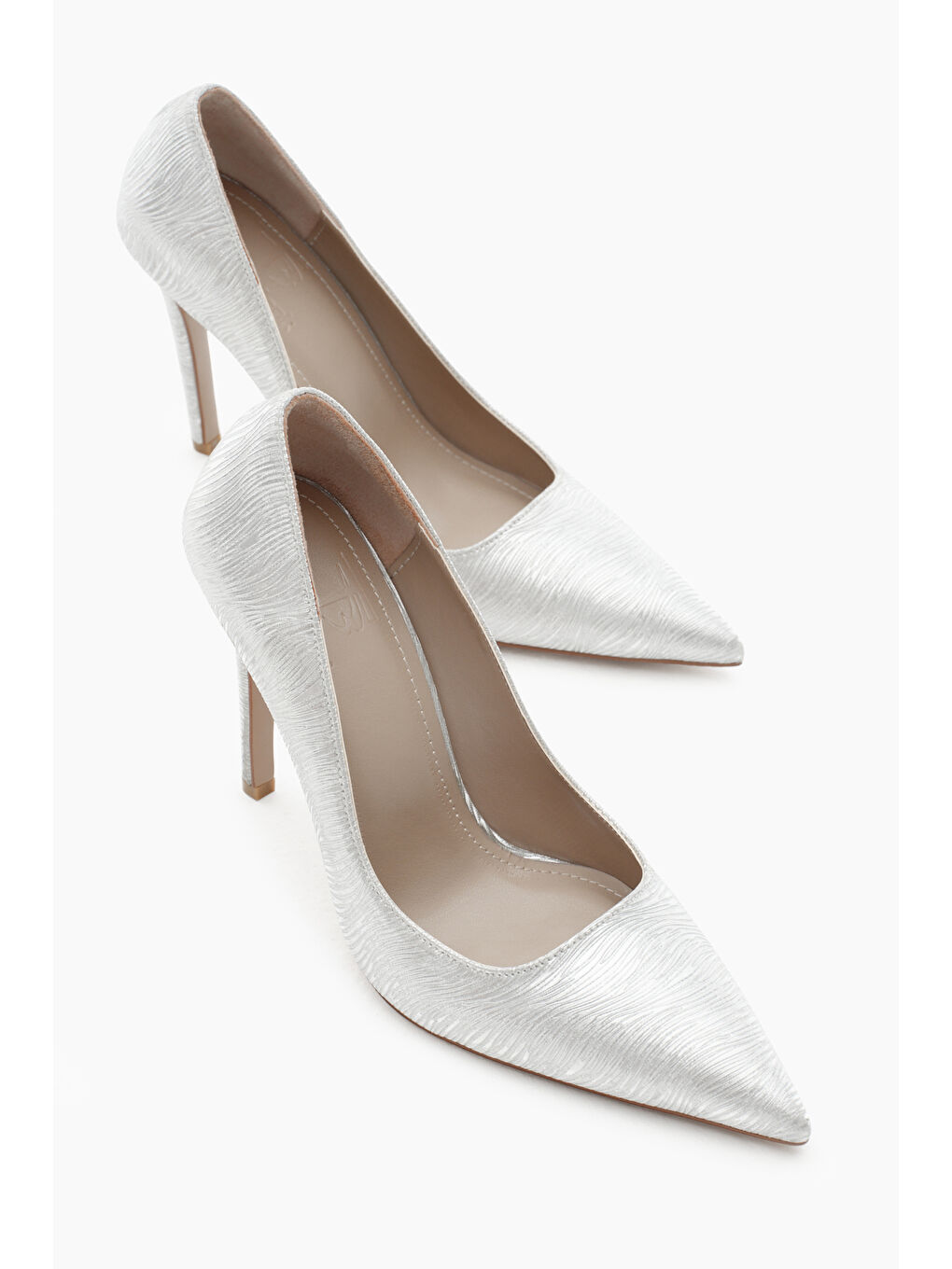 Gri Kadın Gümüş Neolit Taban Desenli Sivri Burunlu Yüksek Topuklu Ayakkabı