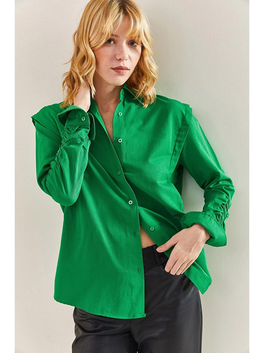 Yeşil Kadın Kolu Büzgülü Gömlek-1